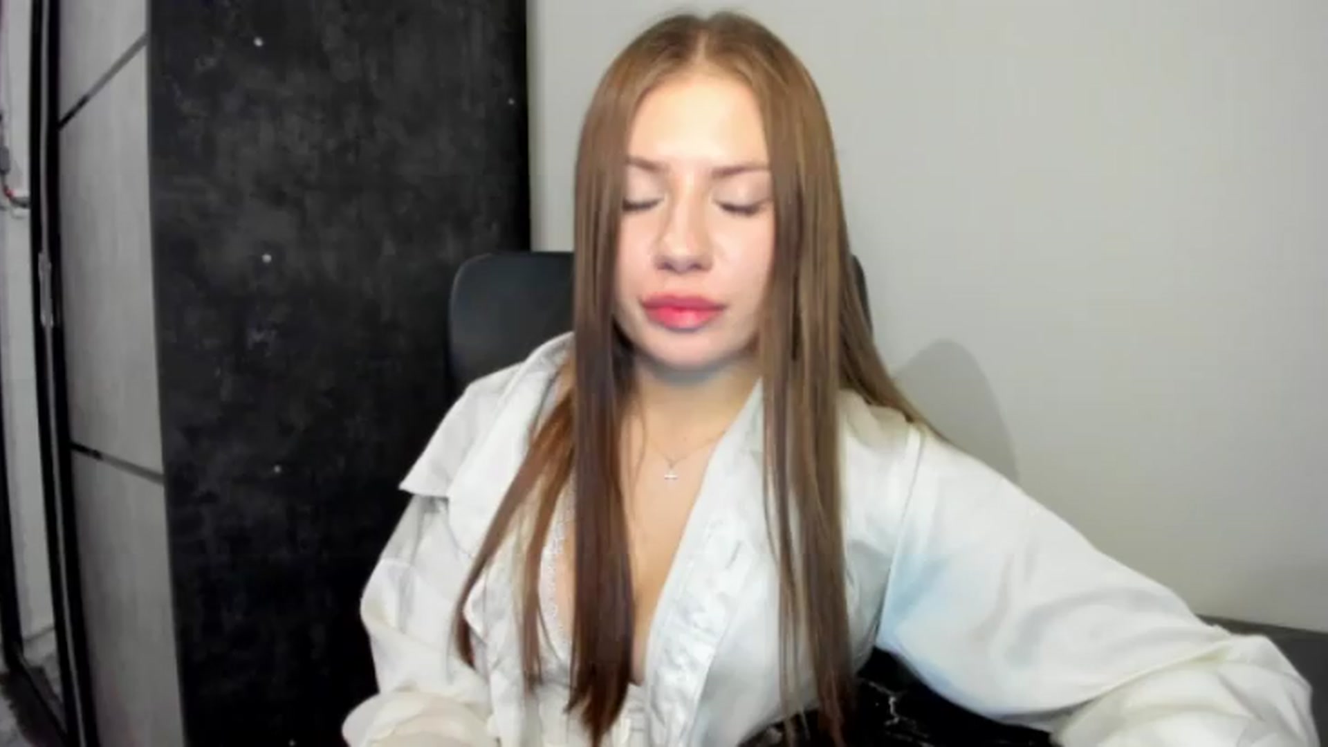 Gallery image thumbnail from FlyingDream's myfreecams stream on, 07/04/2026, 18:40 image 8 of 20