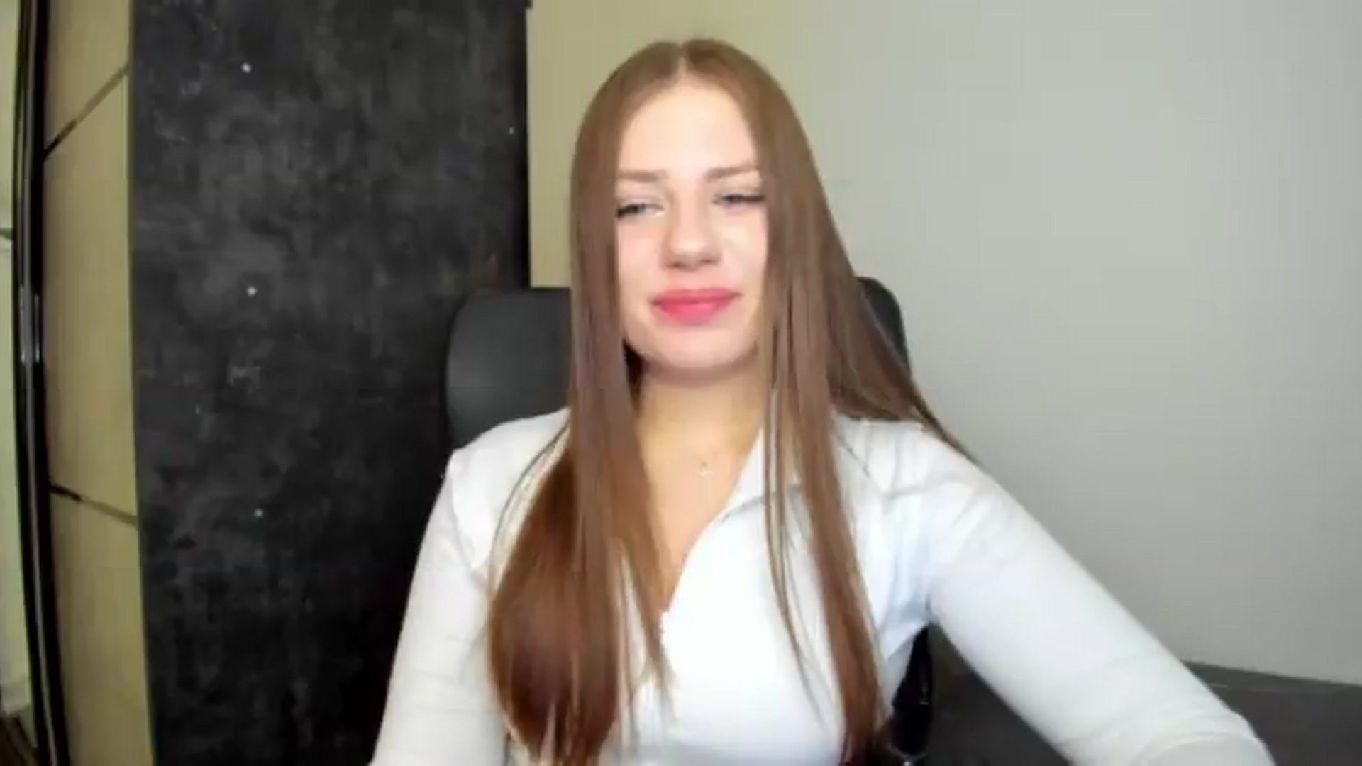Gallery image thumbnail from FlyingDream's myfreecams stream on, 07/05/2026, 15:42 image 19 of 20