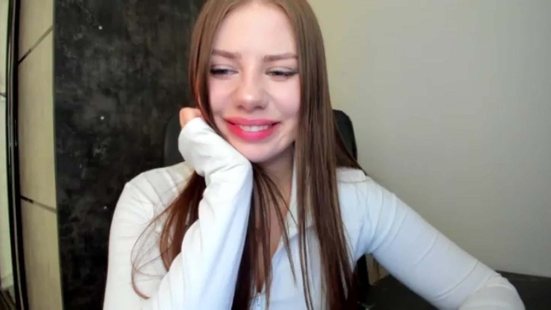 Gallery image thumbnail from FlyingDream's myfreecams stream on, 07/05/2026, 15:42 image 16 of 20
