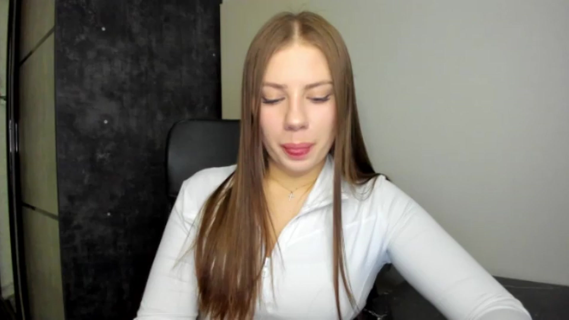 Gallery image thumbnail from FlyingDream's myfreecams stream on, 07/05/2026, 15:42 image 14 of 20