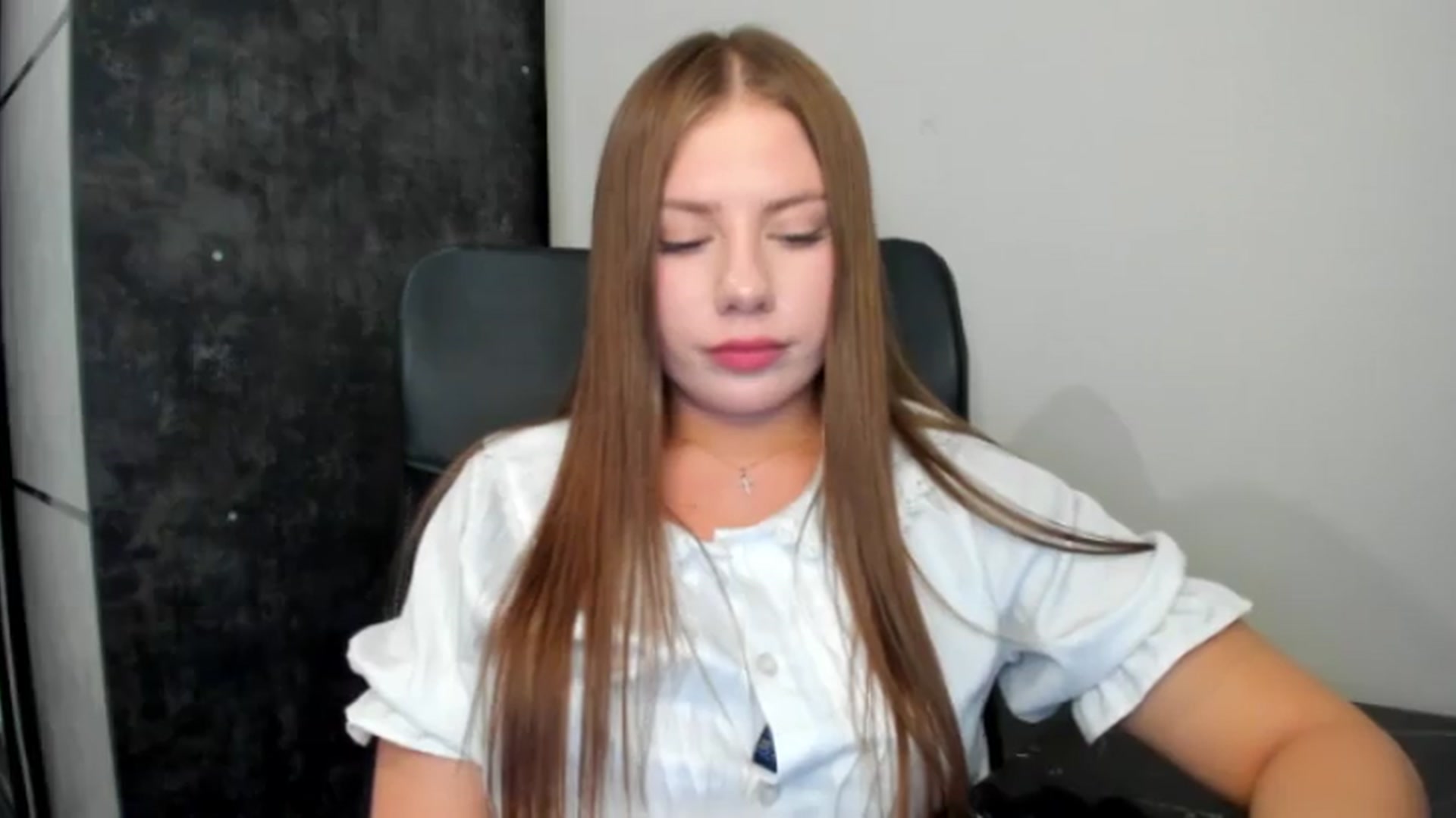 Gallery image thumbnail from FlyingDream's myfreecams stream on, 07/06/2026, 15:23 image 12 of 20