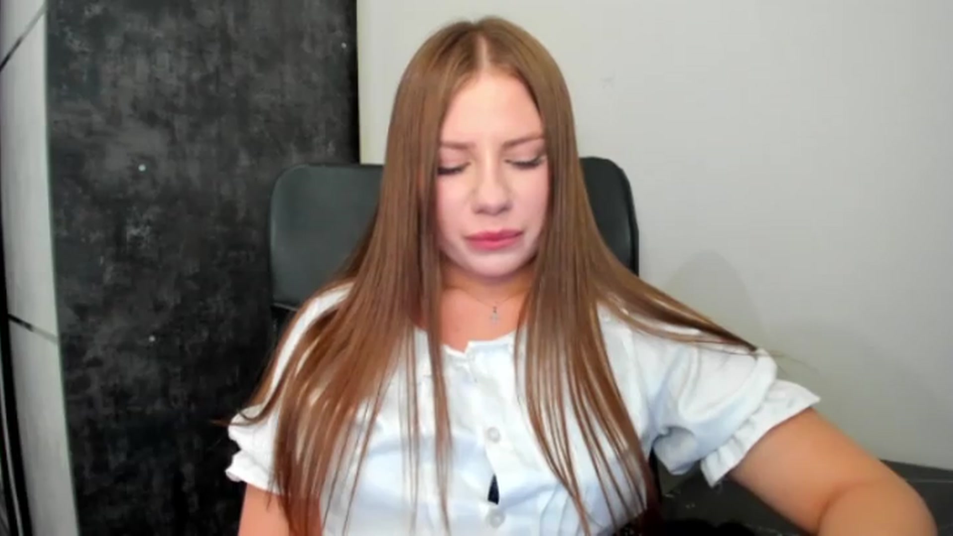Gallery image thumbnail from FlyingDream's myfreecams stream on, 07/06/2026, 15:23 image 11 of 20