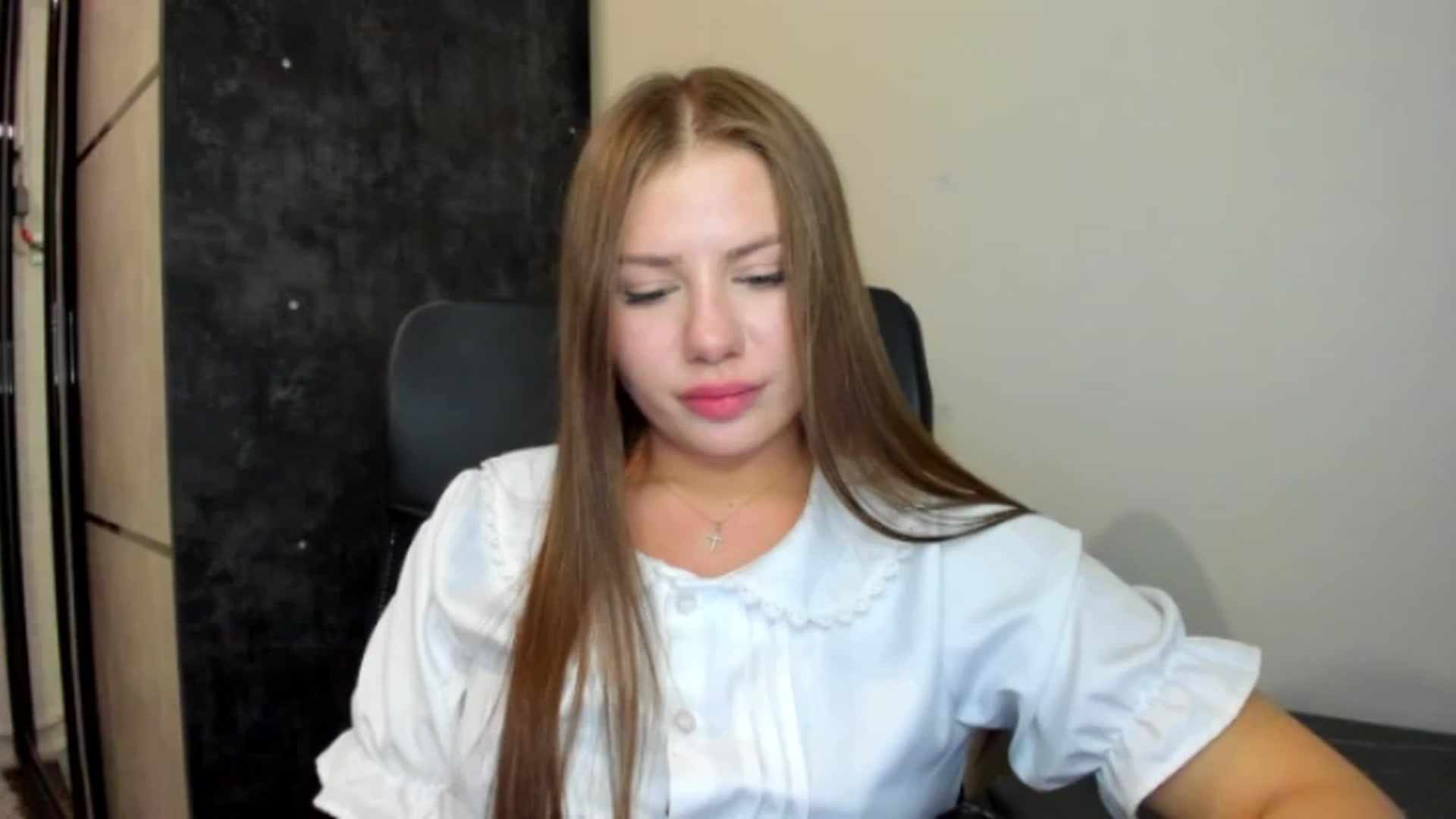 Gallery image thumbnail from FlyingDream's myfreecams stream on, 07/06/2026, 16:15 image 14 of 20