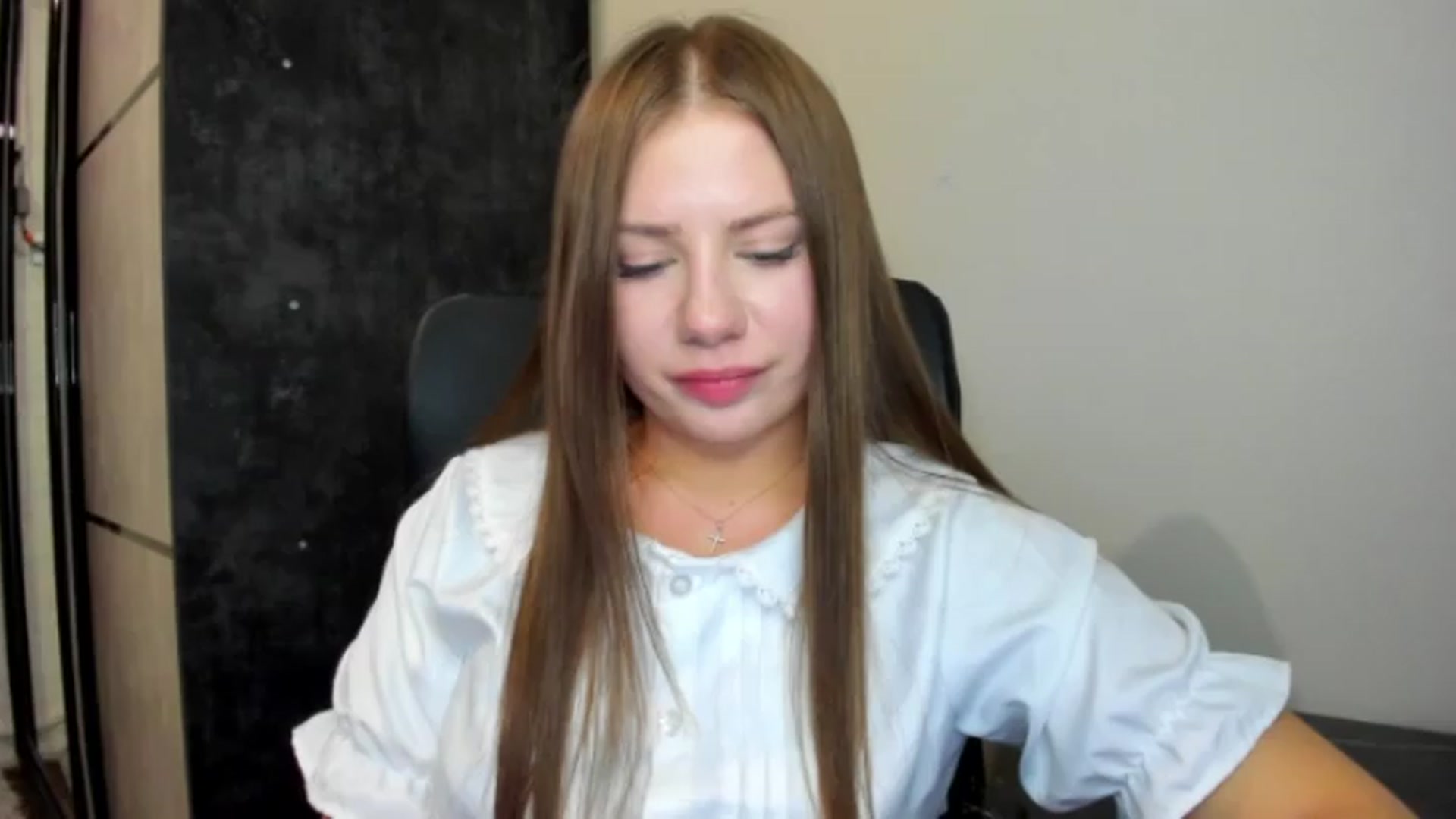 Gallery image thumbnail from FlyingDream's myfreecams stream on, 07/06/2026, 16:15 image 5 of 20