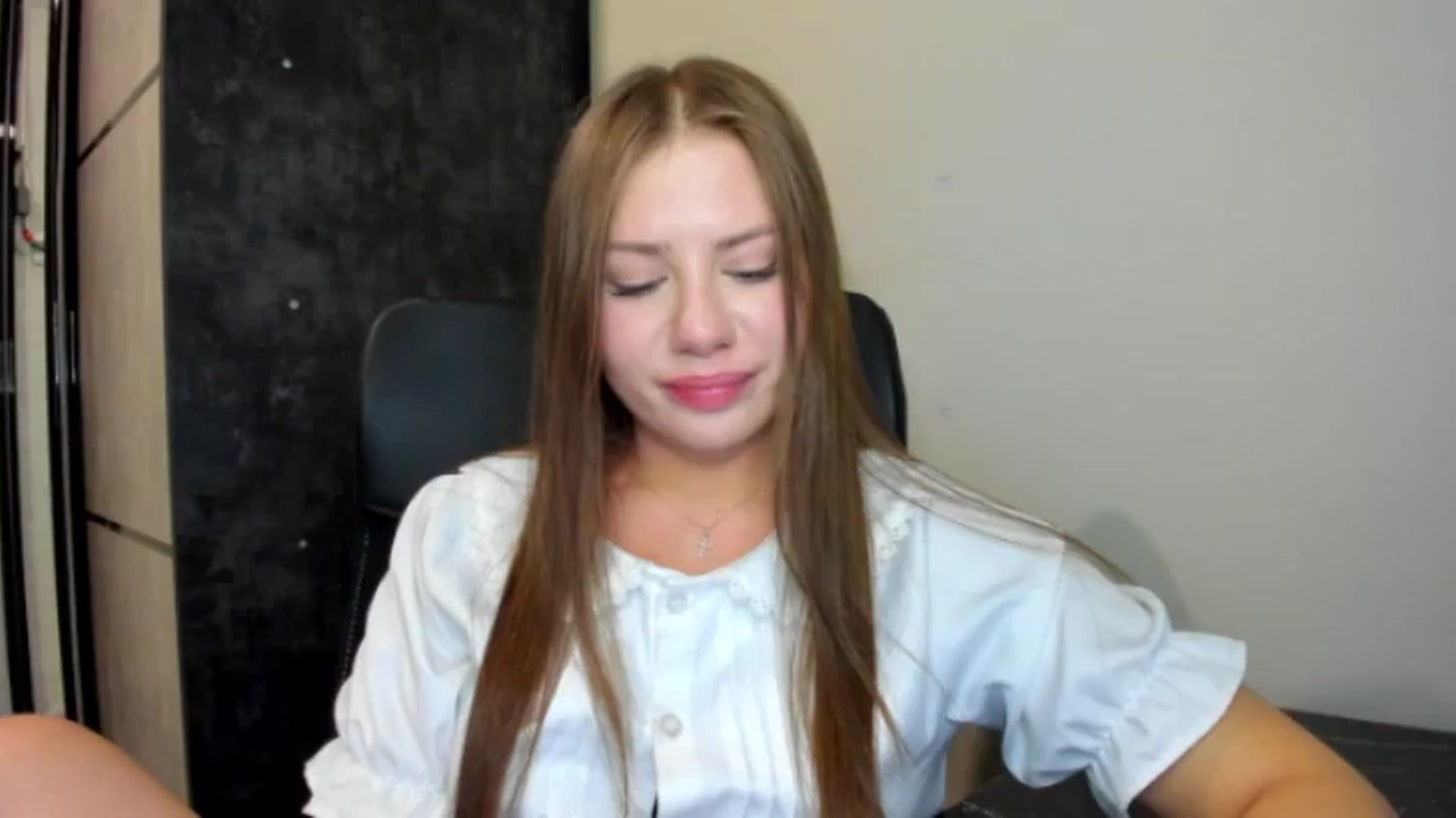 Gallery image thumbnail from FlyingDream's myfreecams stream on, 07/06/2026, 16:15 image 8 of 20