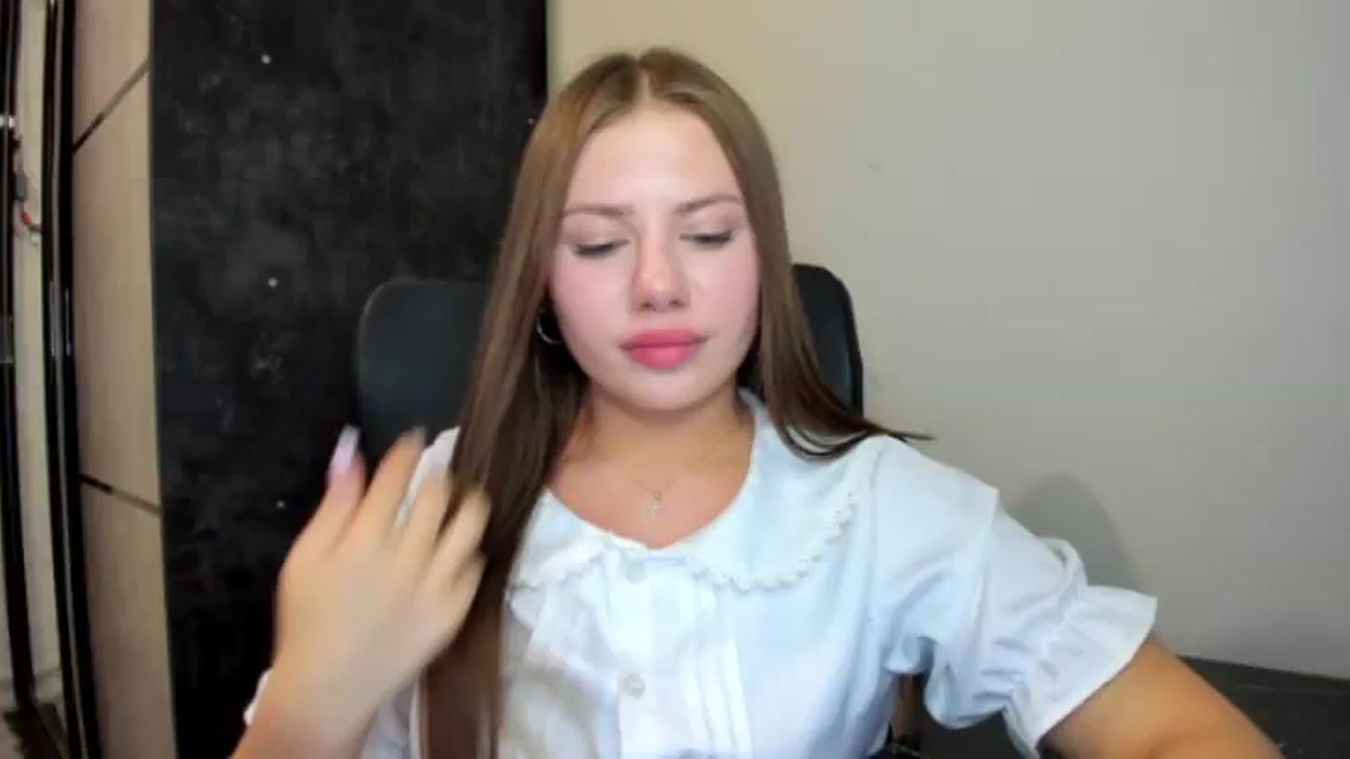 Gallery image thumbnail from FlyingDream's myfreecams stream on, 07/06/2026, 16:15 image 15 of 20