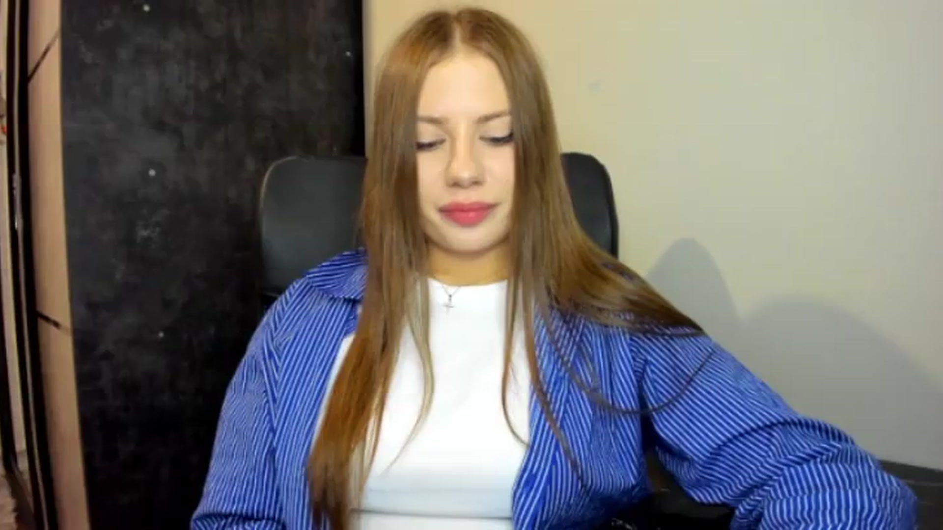 Gallery image thumbnail from FlyingDream's myfreecams stream on, 07/08/2026, 14:55 image 10 of 20