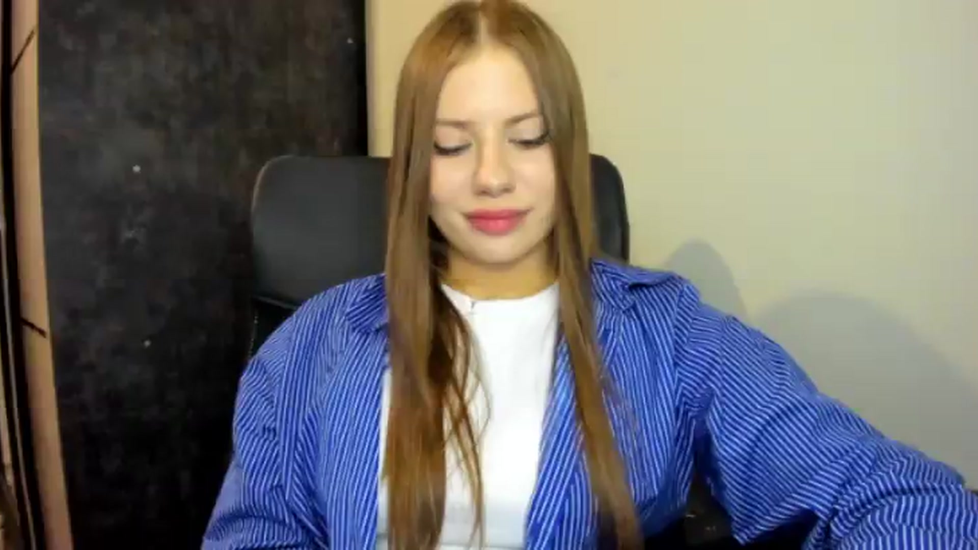 Gallery image thumbnail from FlyingDream's myfreecams stream on, 07/08/2026, 15:21 image 7 of 20