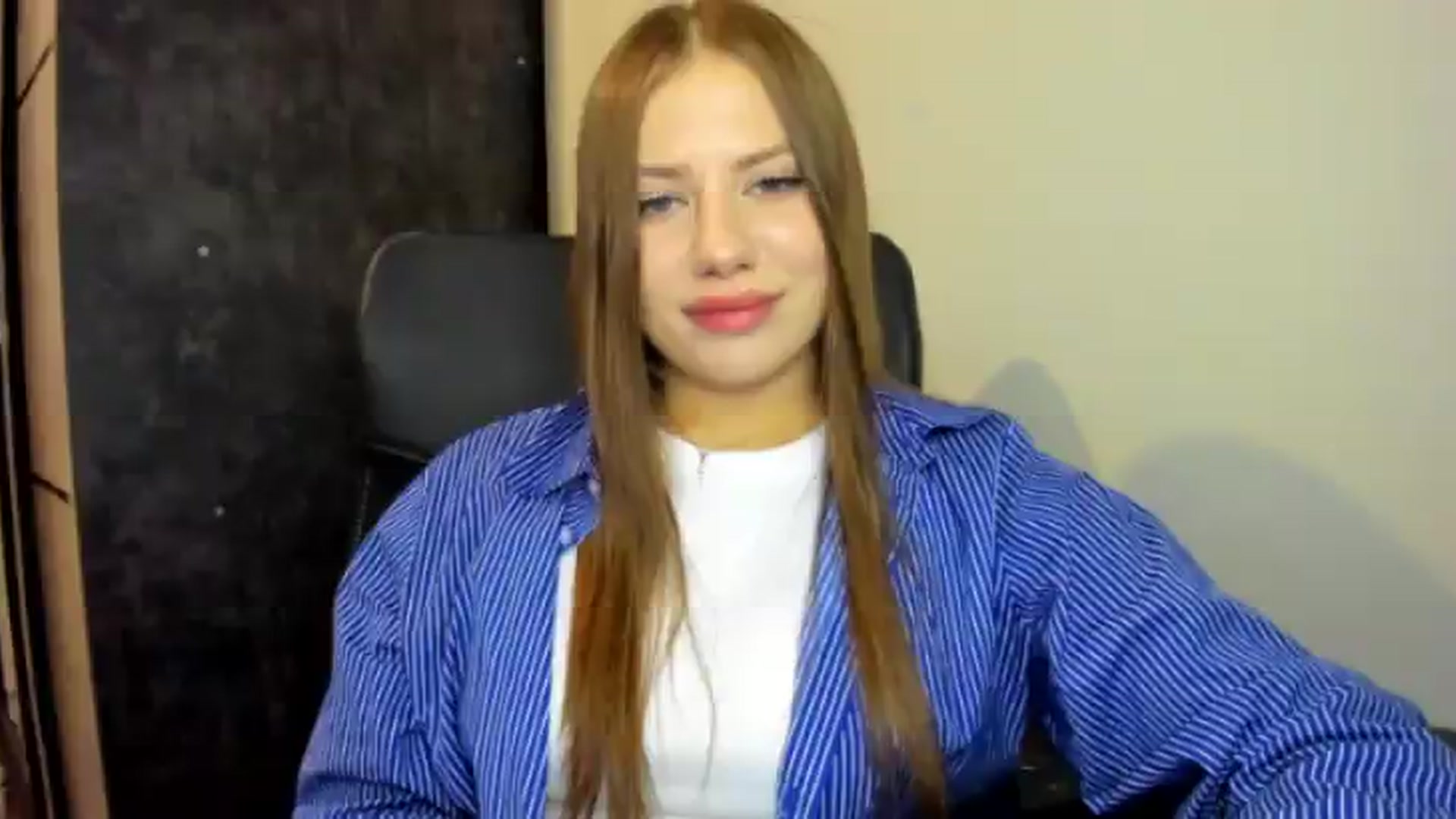 Gallery image thumbnail from FlyingDream's myfreecams stream on, 07/08/2026, 15:21 image 2 of 20