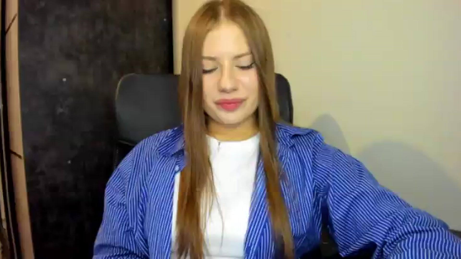 Gallery image thumbnail from FlyingDream's myfreecams stream on, 07/08/2026, 15:21 image 1 of 20