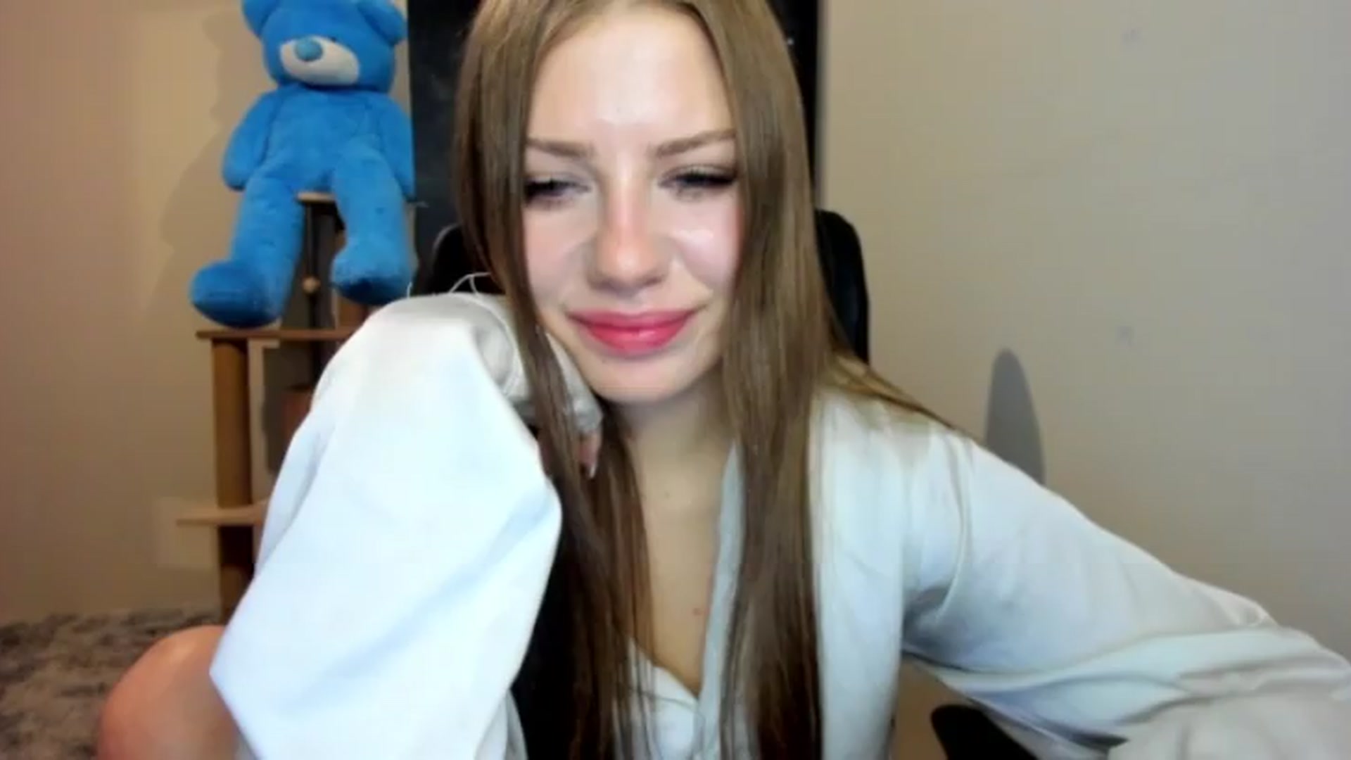 Gallery image thumbnail from FlyingDream's myfreecams stream on, 07/17/2026, 18:37 image 14 of 20