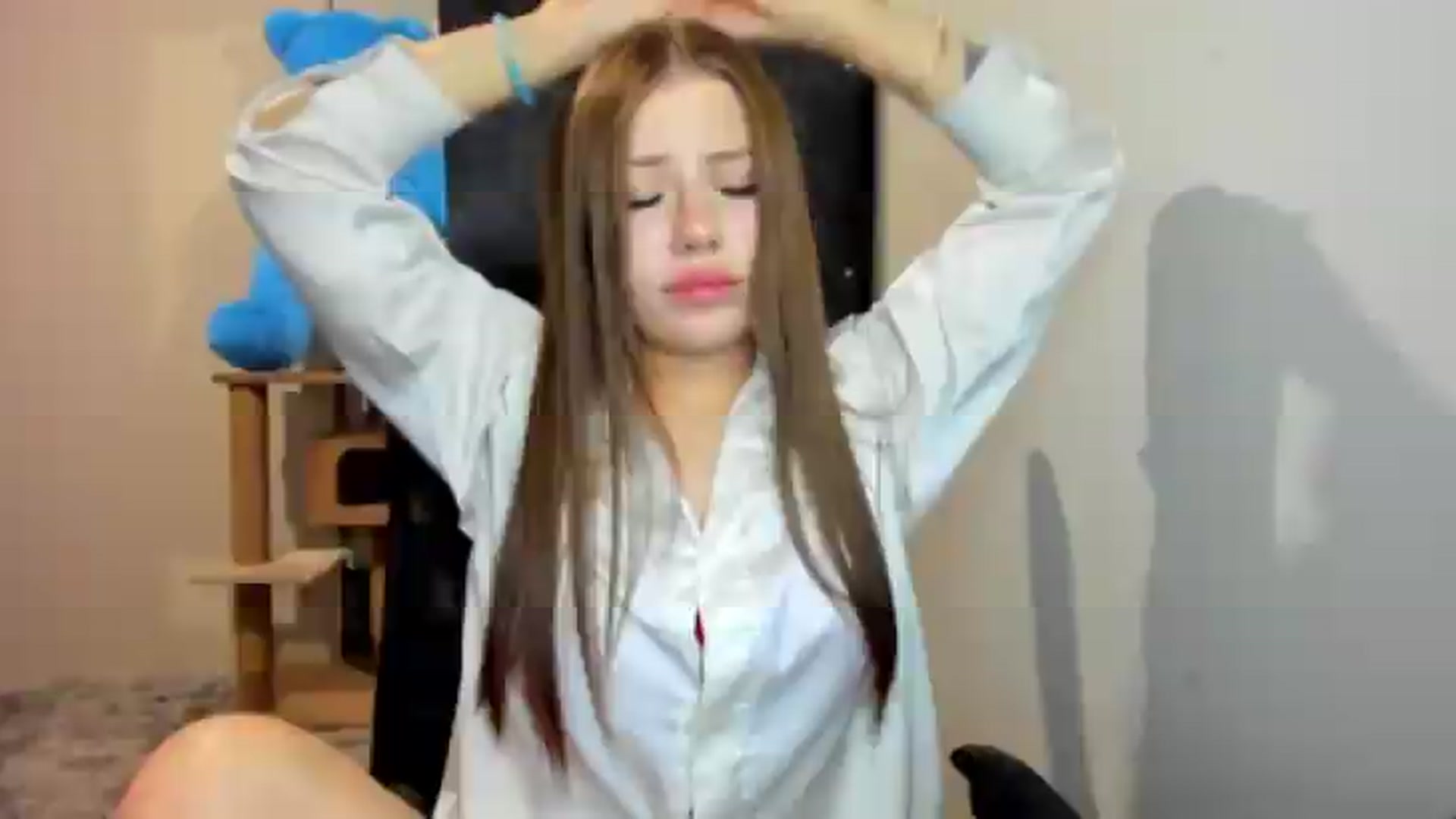 Gallery image thumbnail from FlyingDream's myfreecams stream on, 07/17/2026, 18:37 image 15 of 20