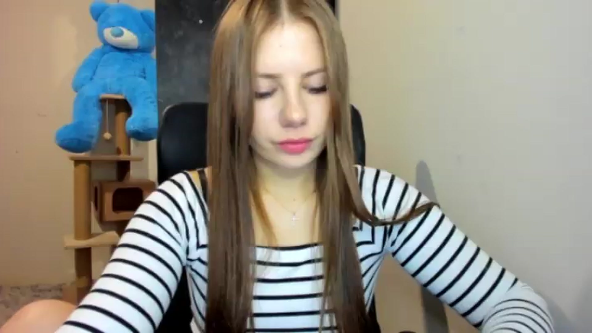 Gallery image thumbnail from FlyingDream's myfreecams stream on, 07/31/2026, 19:21 image 11 of 20