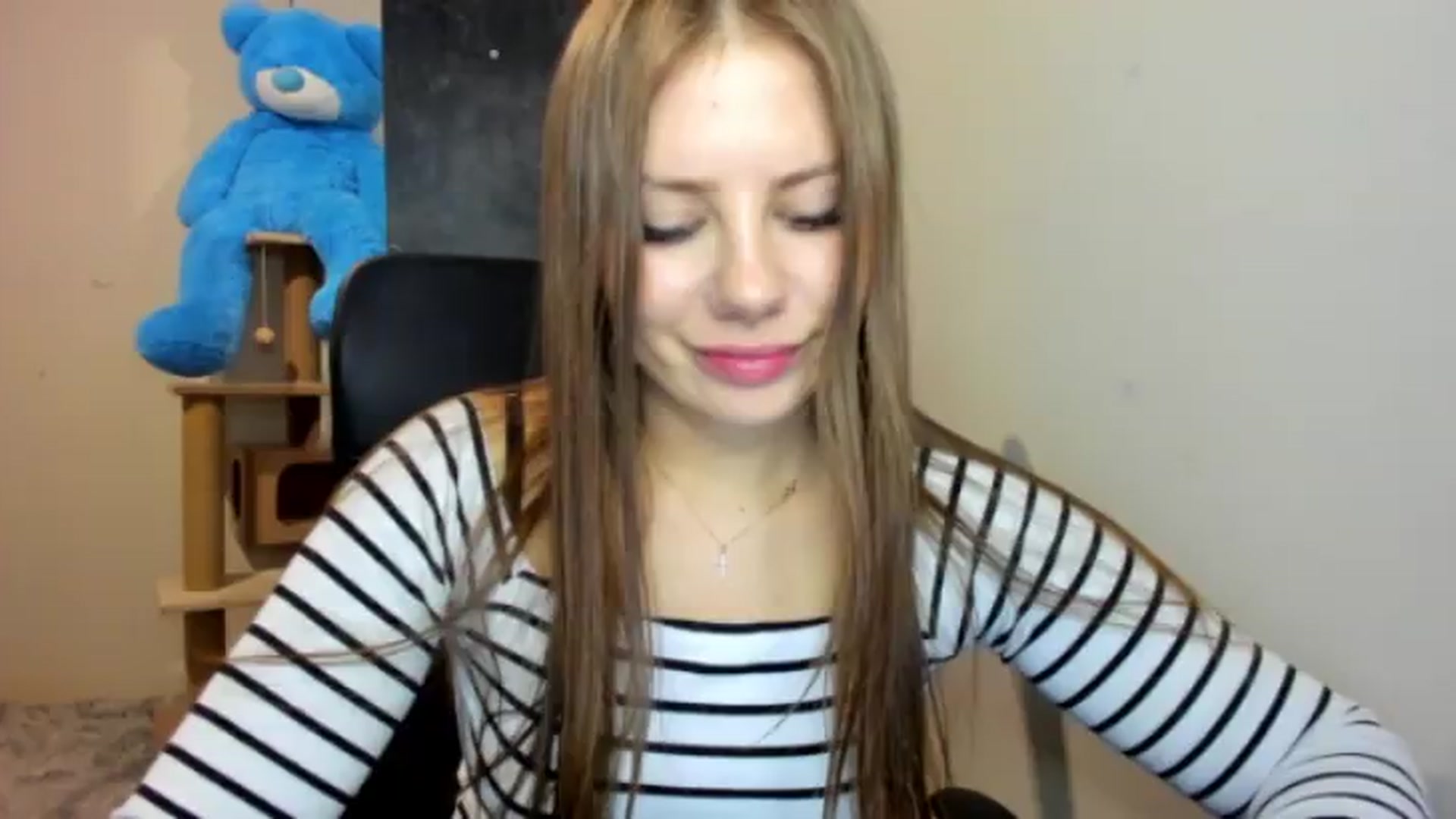 Gallery image thumbnail from FlyingDream's myfreecams stream on, 07/31/2026, 19:21 image 16 of 20