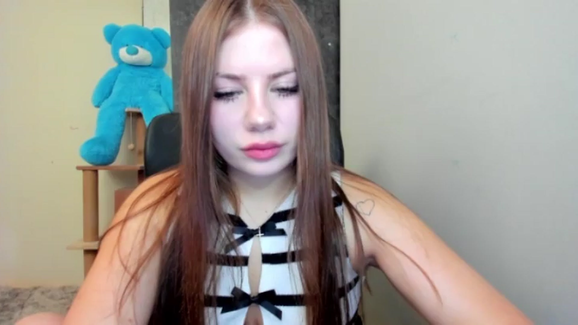 Gallery image thumbnail from FlyingDream's myfreecams stream on, 08/04/2026, 14:32 image 3 of 20