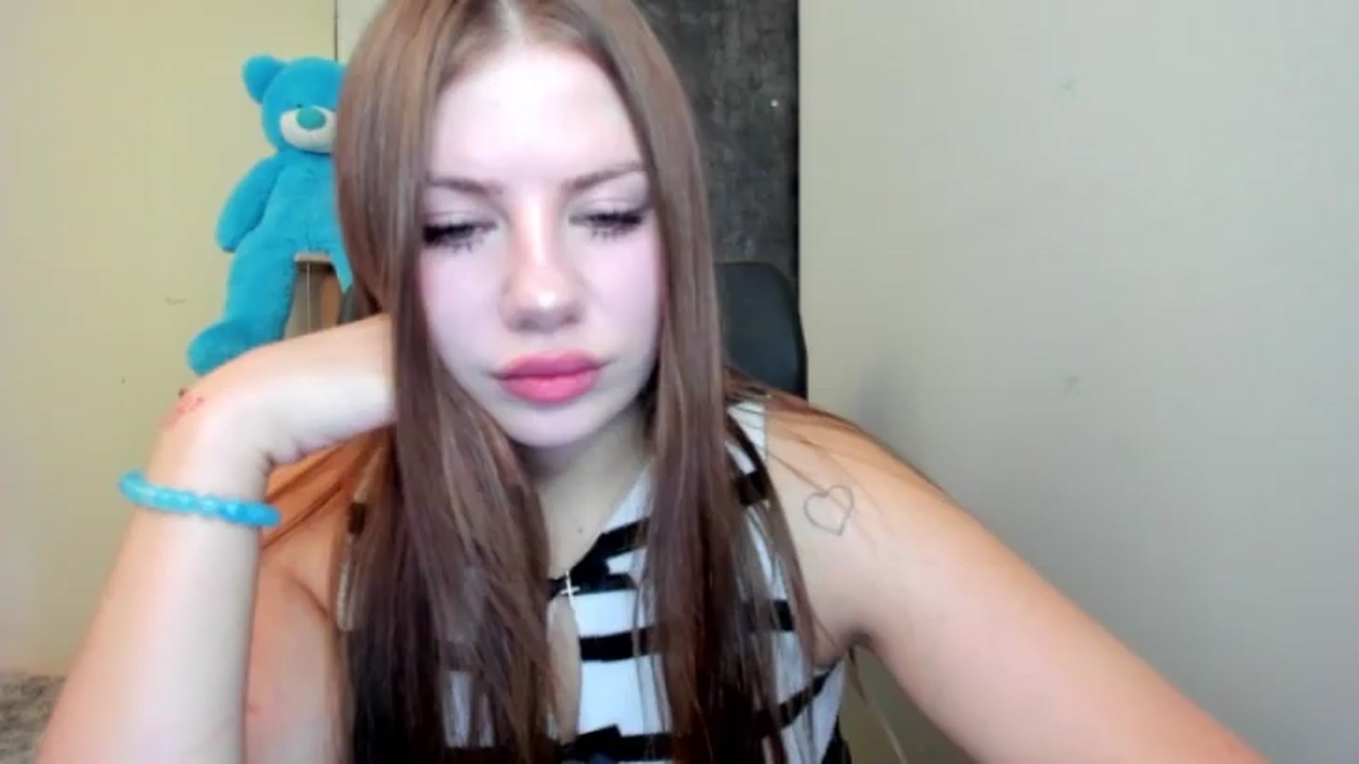 Gallery image thumbnail from FlyingDream's myfreecams stream on, 08/04/2026, 14:32 image 5 of 20