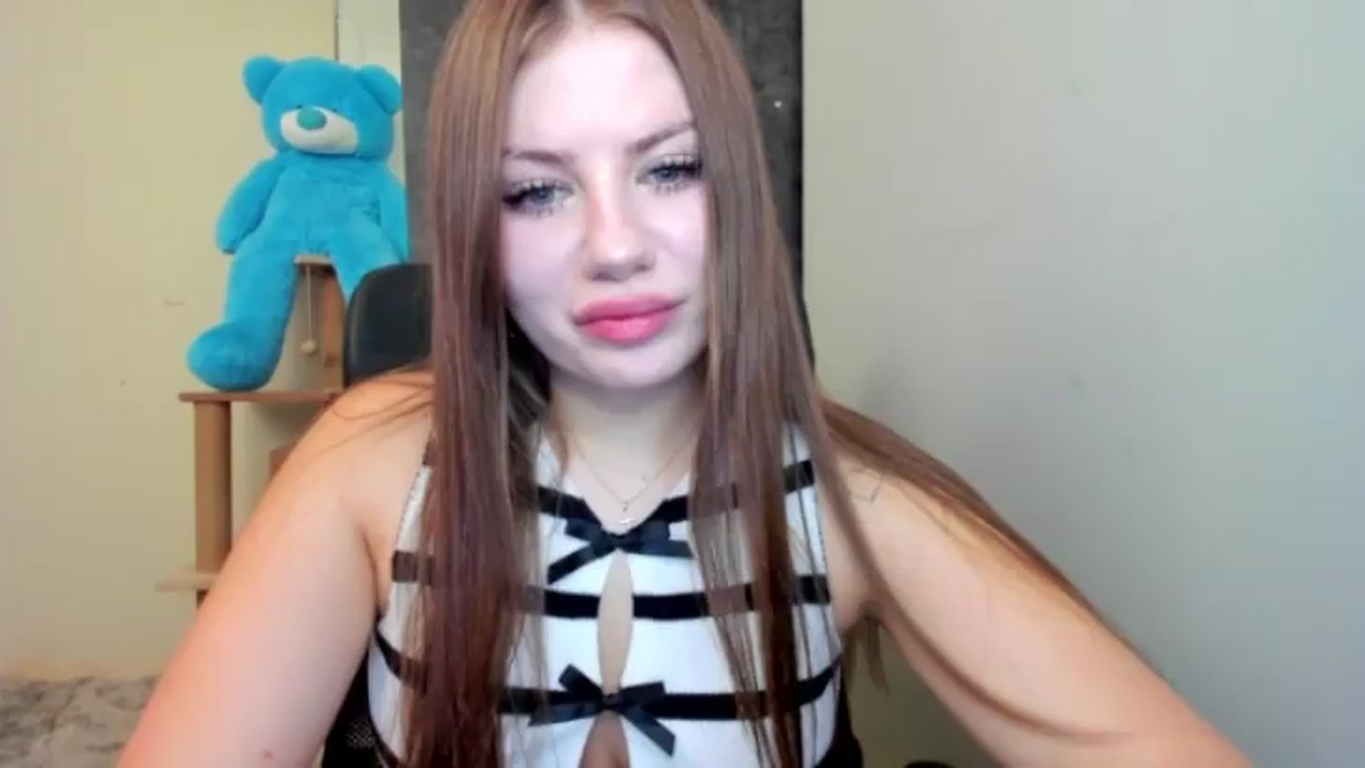 Gallery image thumbnail from FlyingDream's myfreecams stream on, 08/04/2026, 14:32 image 20 of 20