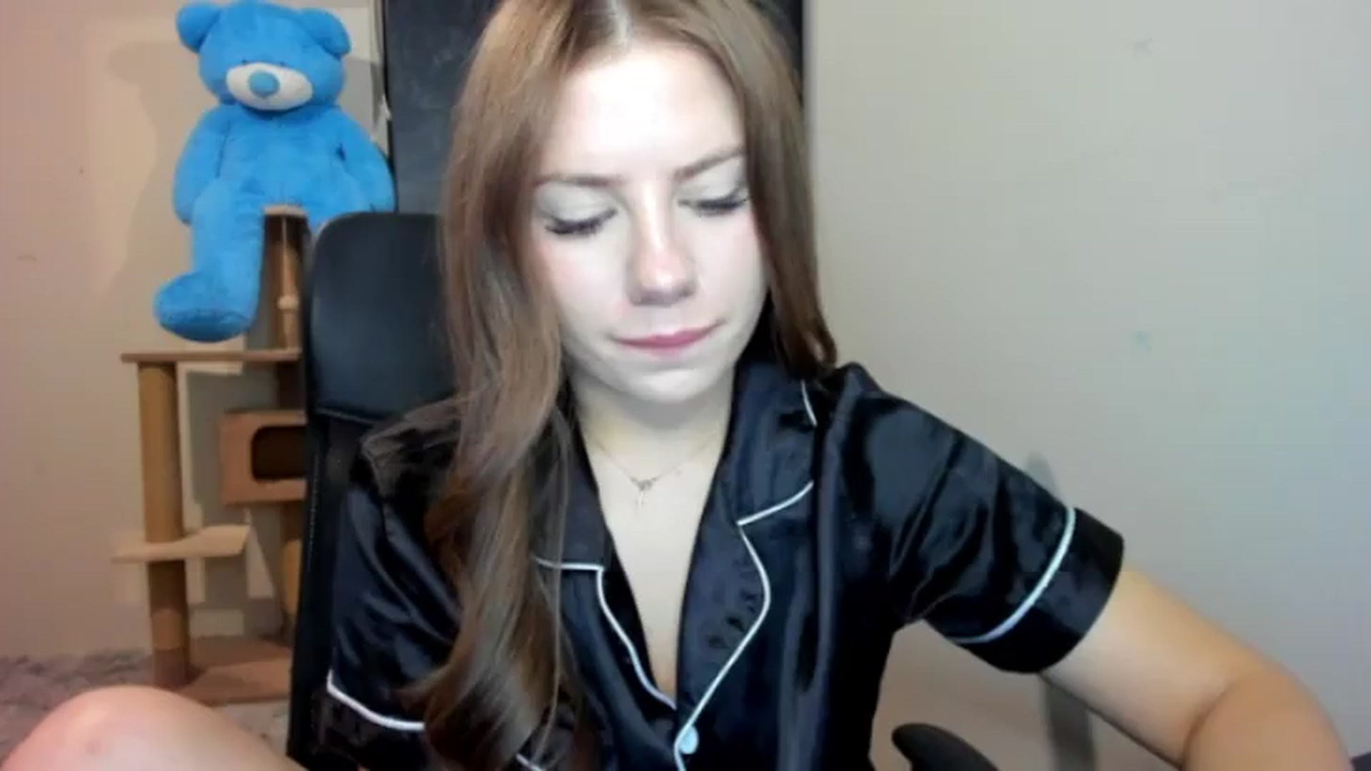 Gallery image thumbnail from FlyingDream's myfreecams stream on, 08/12/2026, 16:52 image 13 of 20
