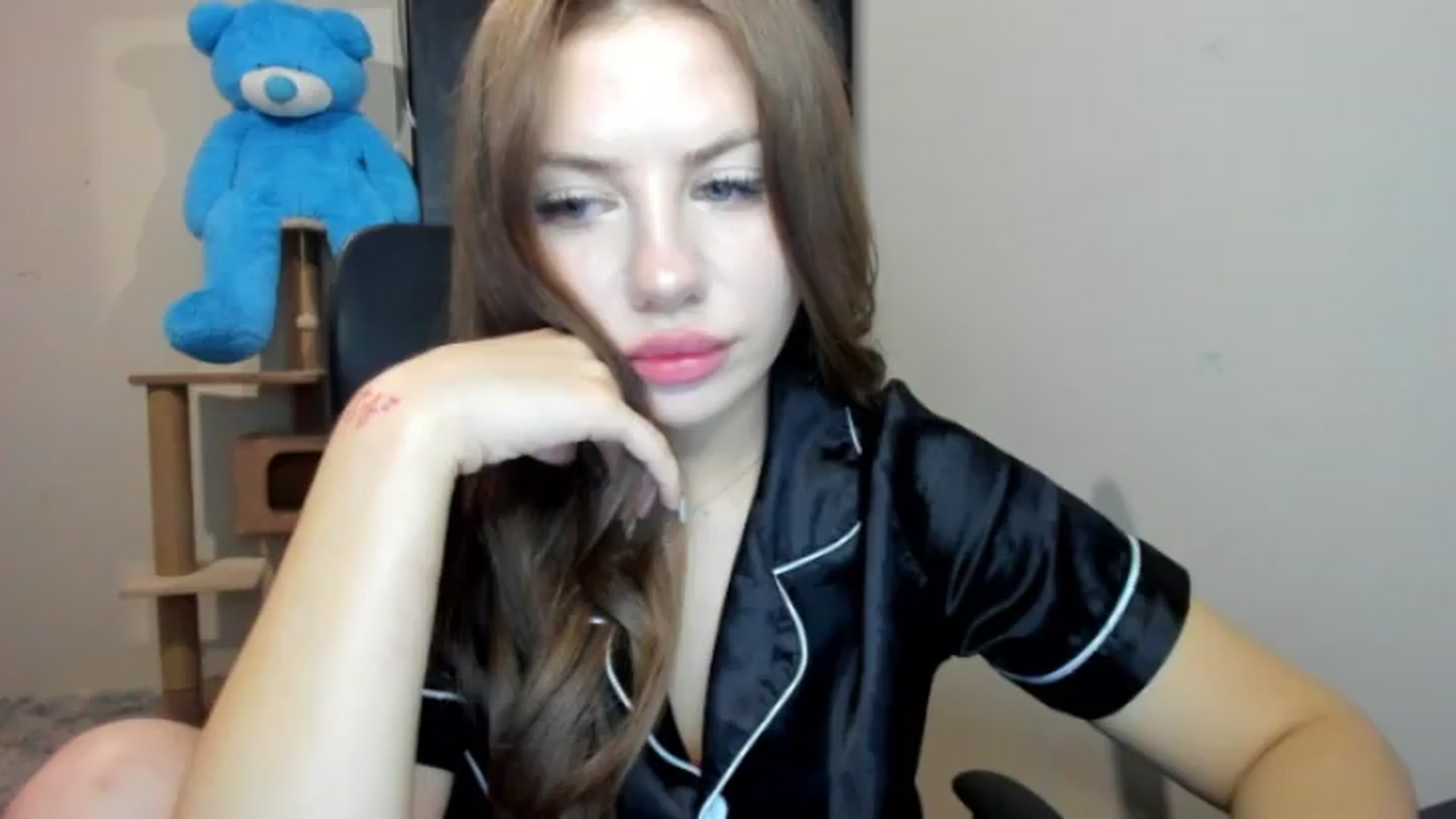 Gallery image thumbnail from FlyingDream's myfreecams stream on, 08/12/2026, 16:52 image 12 of 20