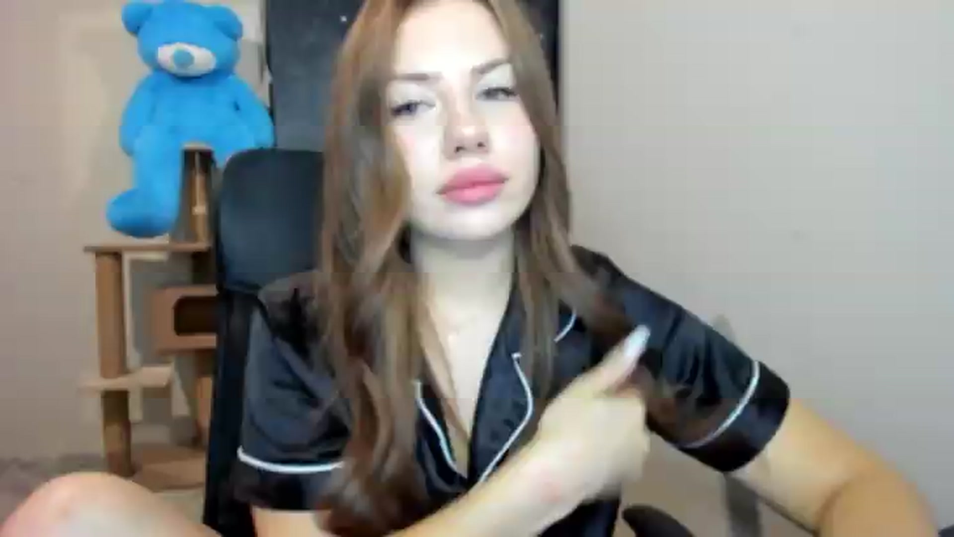 Gallery image thumbnail from FlyingDream's myfreecams stream on, 08/12/2026, 16:52 image 11 of 20