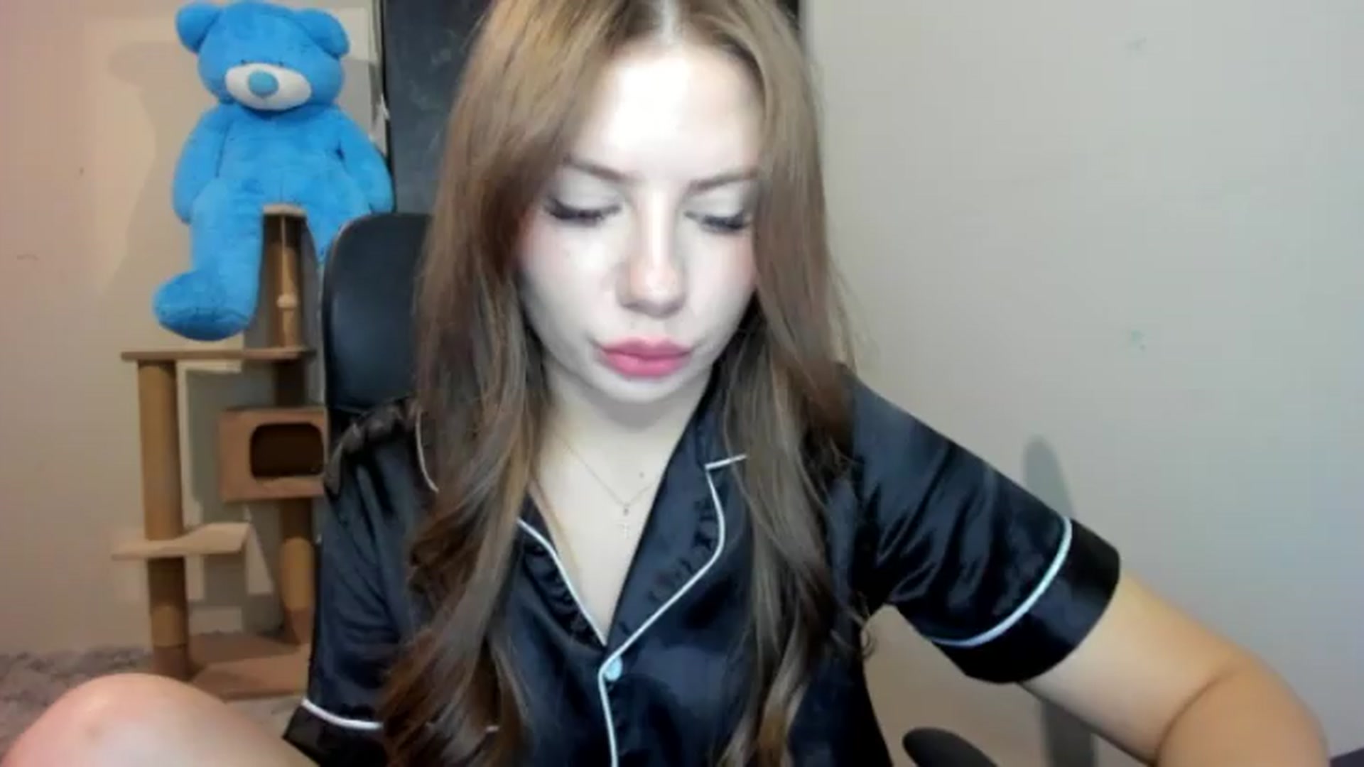 Gallery image thumbnail from FlyingDream's myfreecams stream on, 08/12/2026, 16:52 image 15 of 20