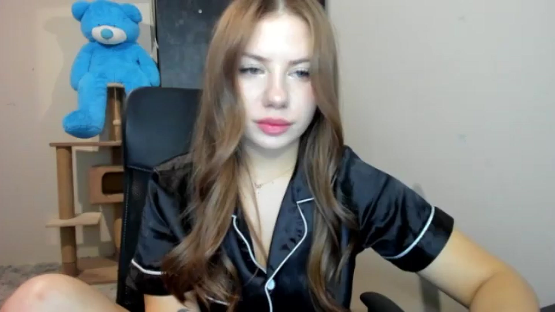 Gallery image thumbnail from FlyingDream's myfreecams stream on, 08/12/2026, 16:52 image 10 of 20