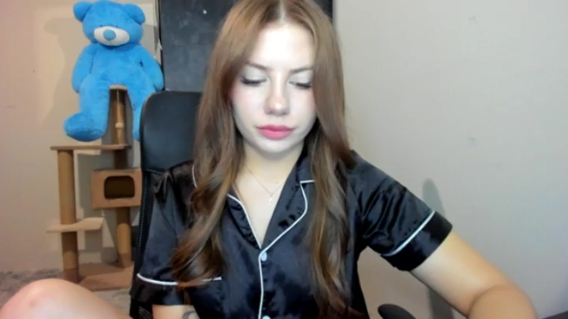 Gallery image thumbnail from FlyingDream's myfreecams stream on, 08/12/2026, 16:52 image 16 of 20