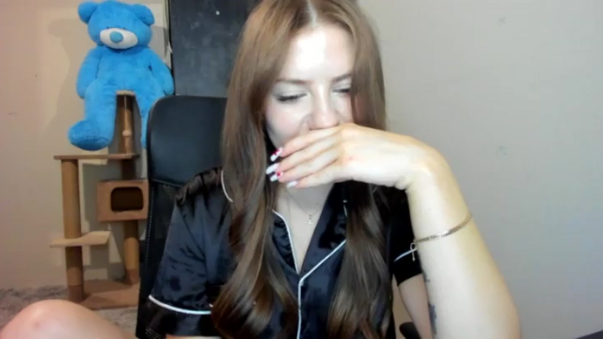 Gallery image thumbnail from FlyingDream's myfreecams stream on, 08/12/2026, 16:52 image 17 of 20