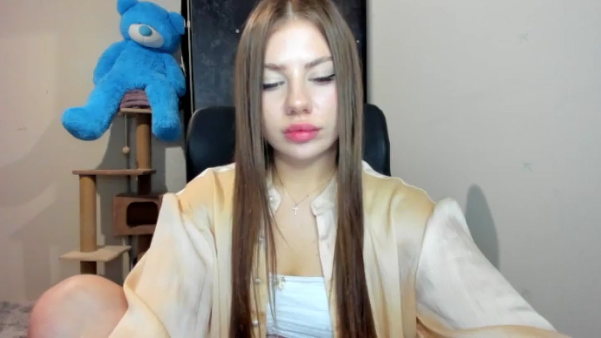 Gallery image thumbnail from FlyingDream's myfreecams stream on, 08/15/2026, 21:24 image 18 of 20