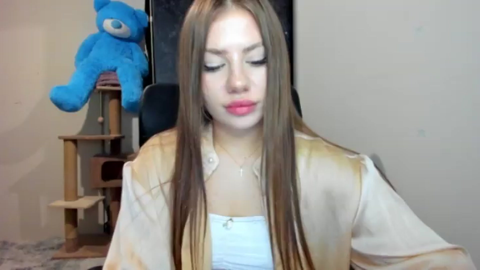 Gallery image thumbnail from FlyingDream's myfreecams stream on, 08/15/2026, 21:24 image 15 of 20