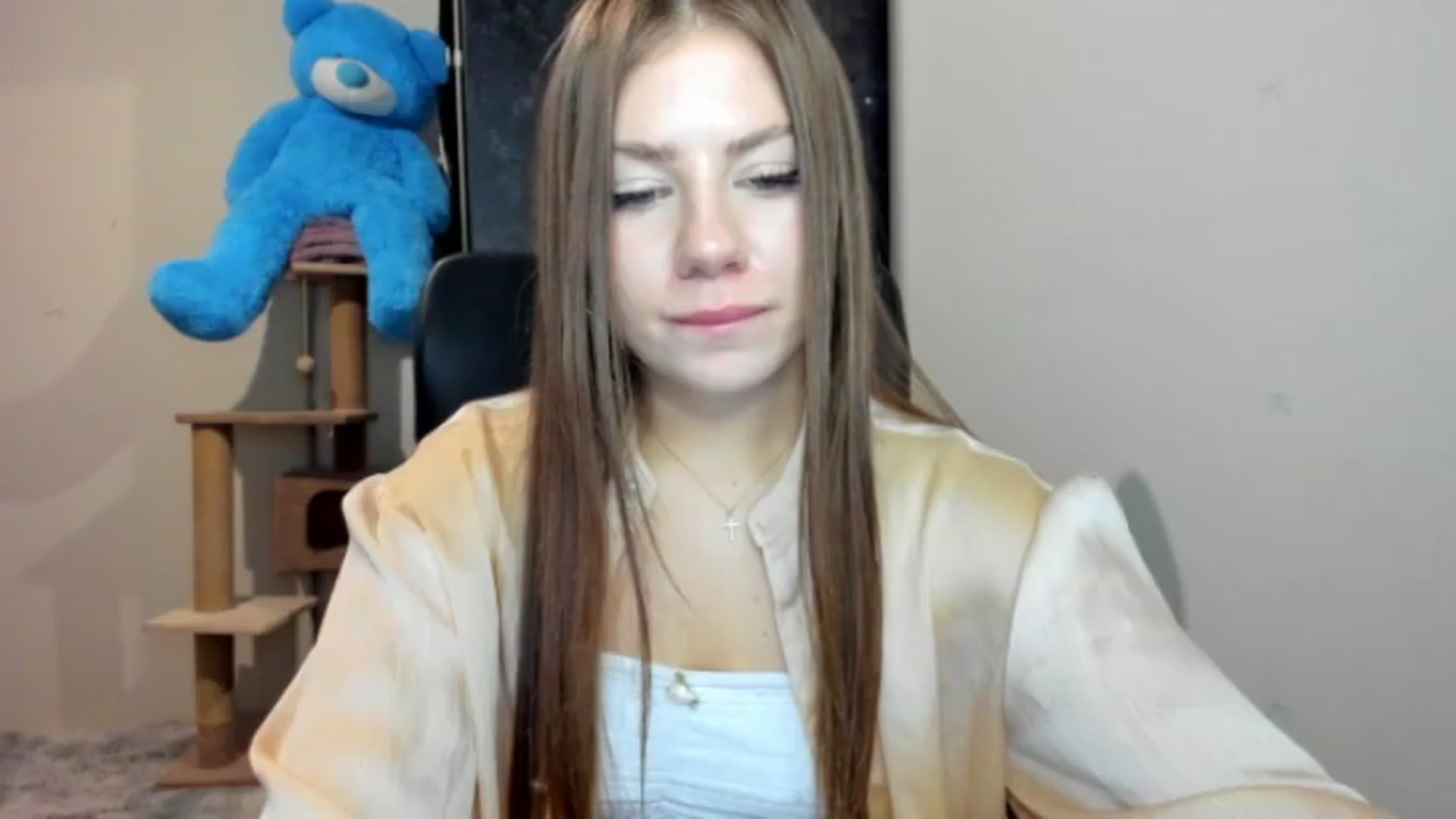 Gallery image thumbnail from FlyingDream's myfreecams stream on, 08/15/2026, 21:24 image 16 of 20