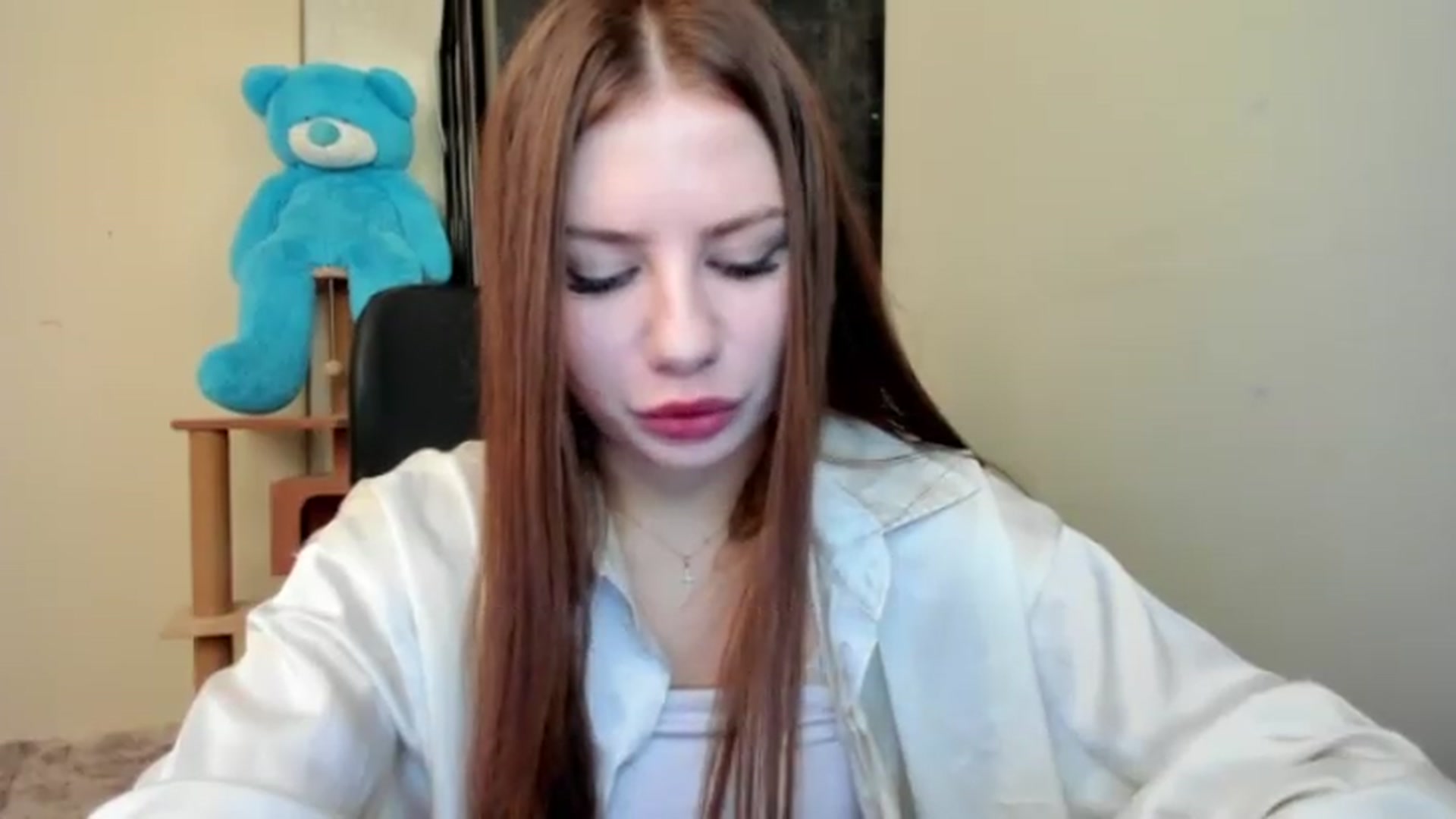 Gallery image thumbnail from FlyingDream's myfreecams stream on, 08/18/2026, 15:00 image 10 of 20