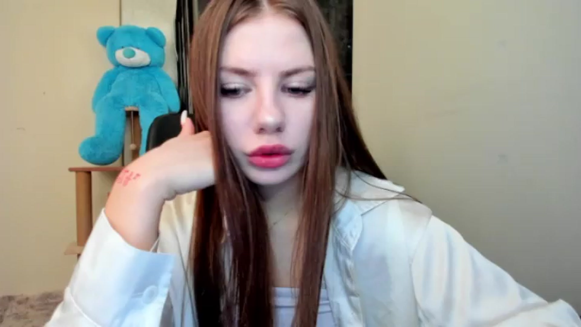 Gallery image thumbnail from FlyingDream's myfreecams stream on, 08/18/2026, 15:00 image 5 of 20