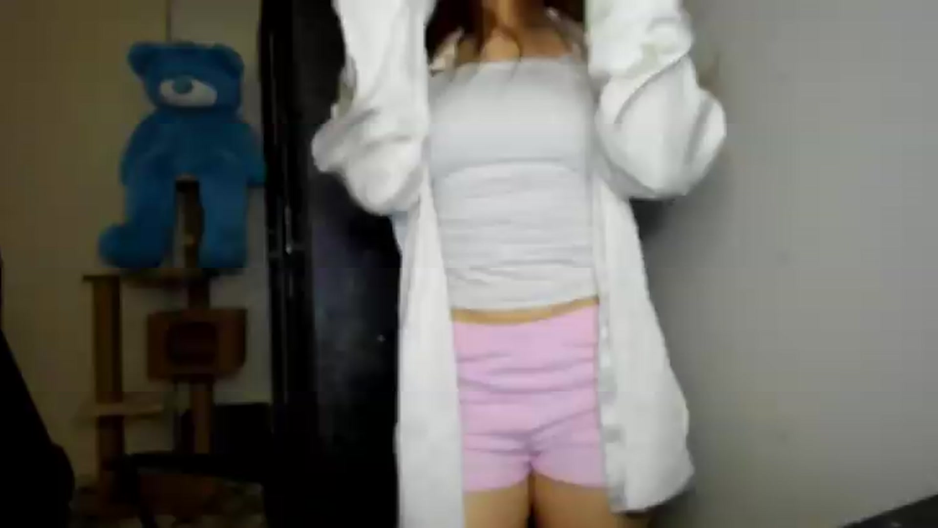 Gallery image thumbnail from FlyingDream's myfreecams stream on, 08/18/2026, 16:05 image 16 of 20