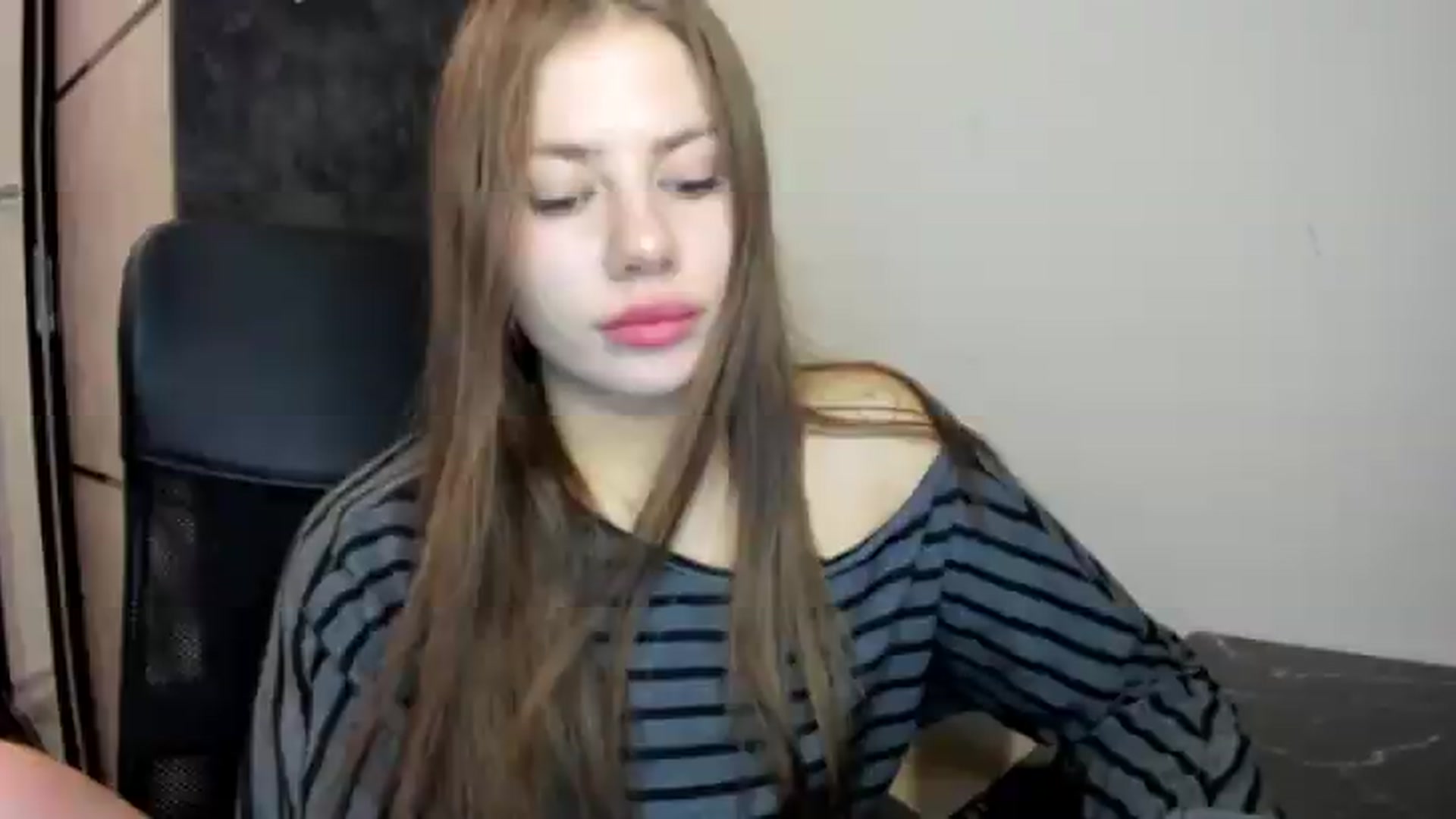 Gallery image thumbnail from FlyingDream's myfreecams stream on, 08/21/2026, 19:31 image 13 of 20