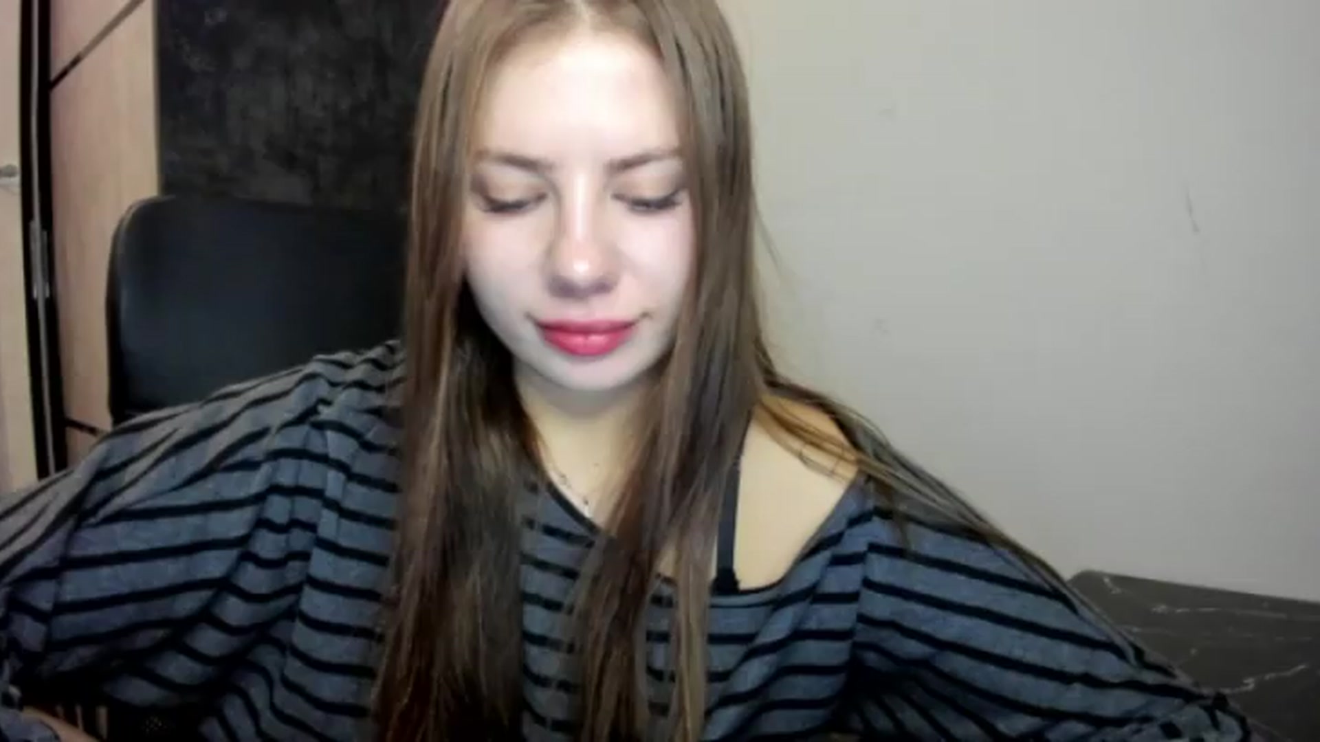 Gallery image thumbnail from FlyingDream's myfreecams stream on, 08/21/2026, 19:31 image 14 of 20