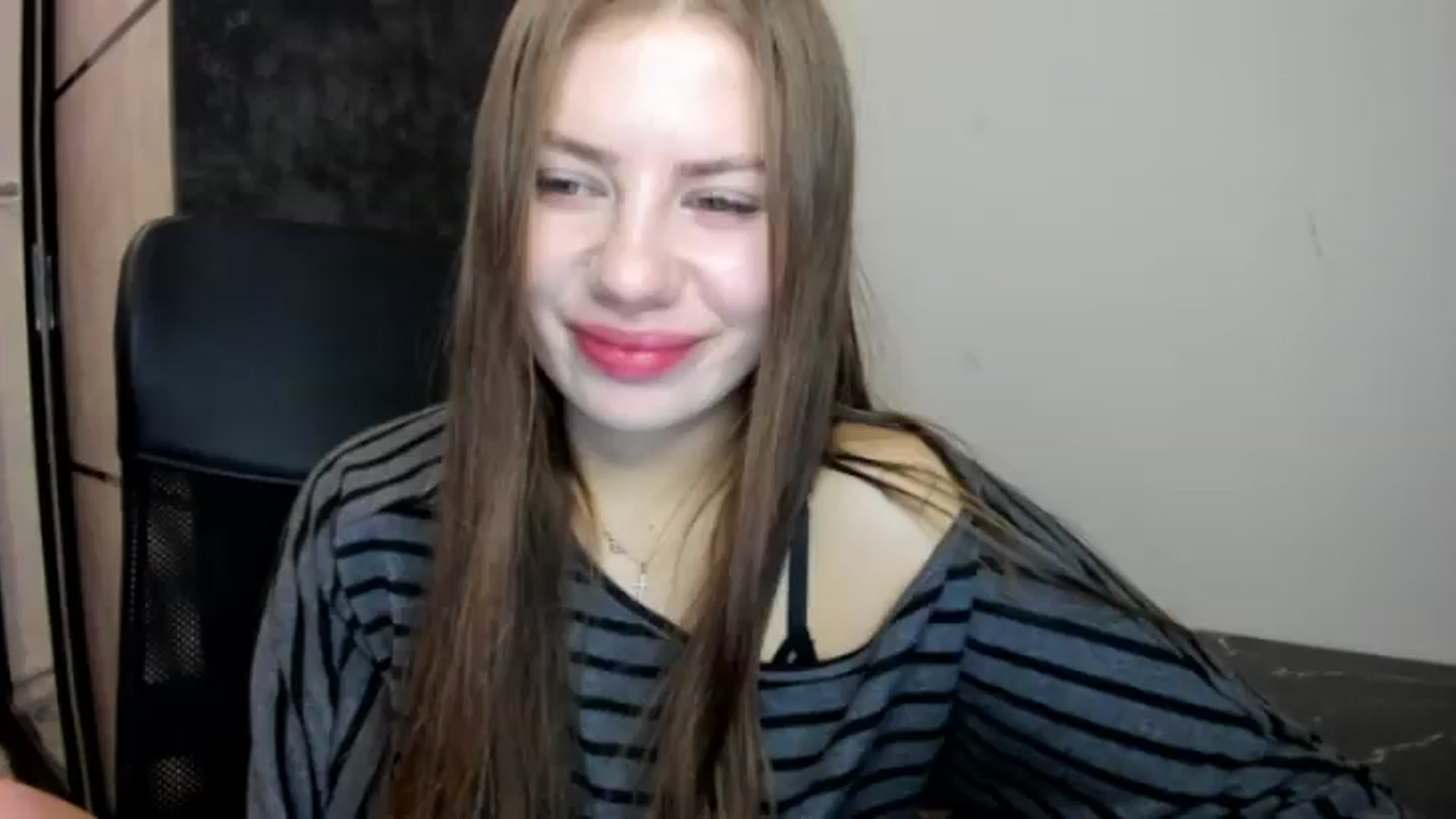 Gallery image thumbnail from FlyingDream's myfreecams stream on, 08/21/2026, 19:31 image 15 of 20