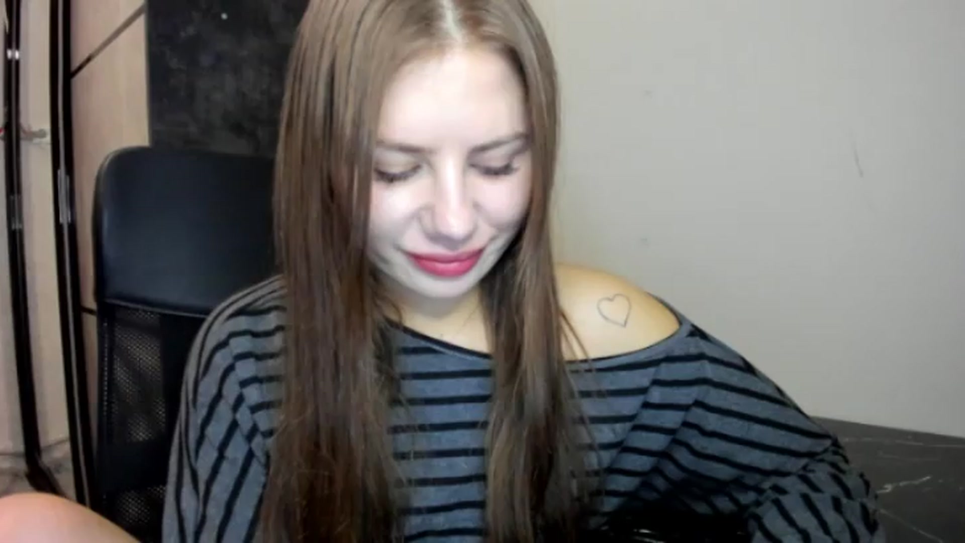 Gallery image thumbnail from FlyingDream's myfreecams stream on, 08/21/2026, 19:31 image 2 of 20