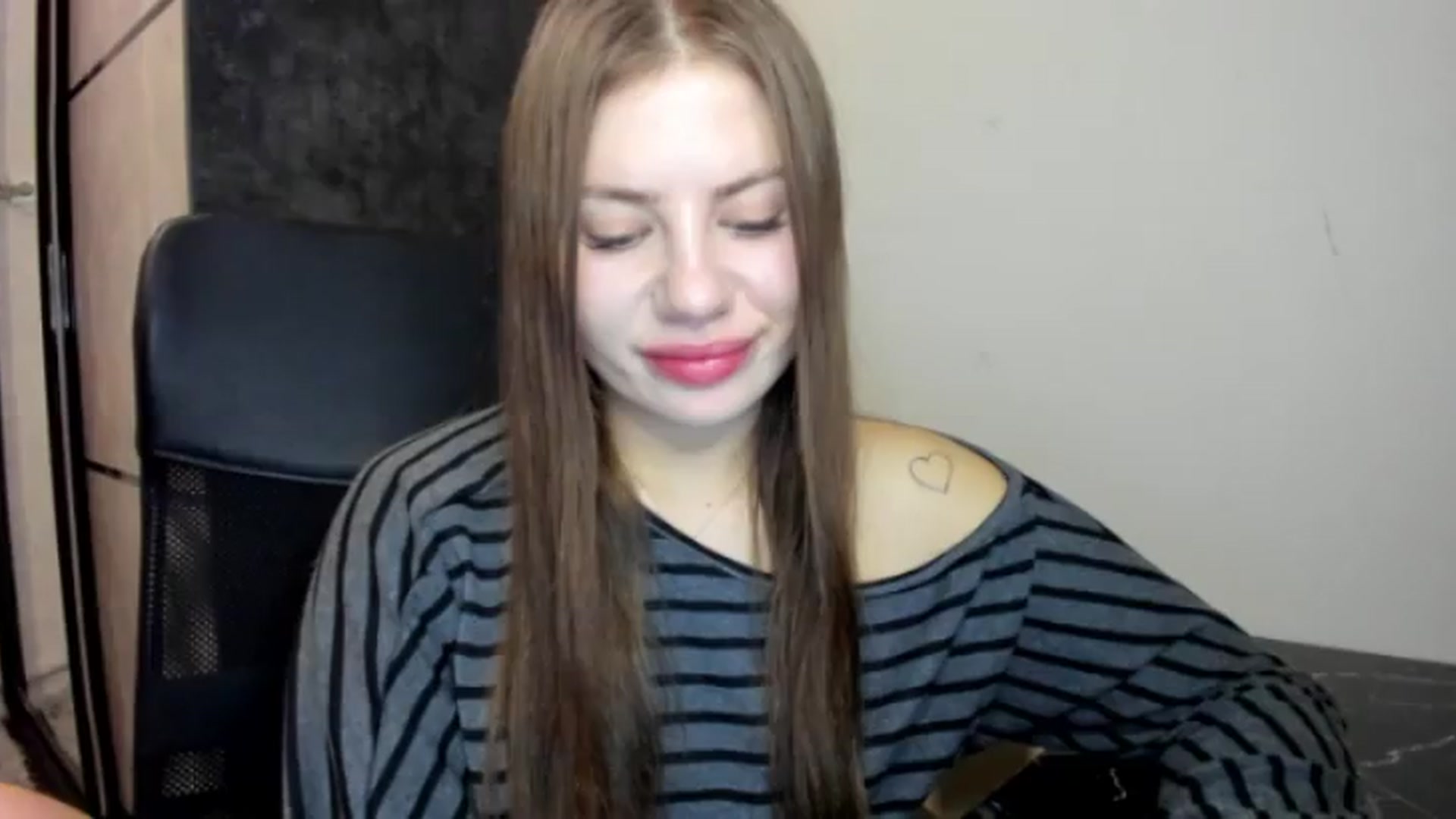 Gallery image thumbnail from FlyingDream's myfreecams stream on, 08/21/2026, 19:31 image 10 of 20