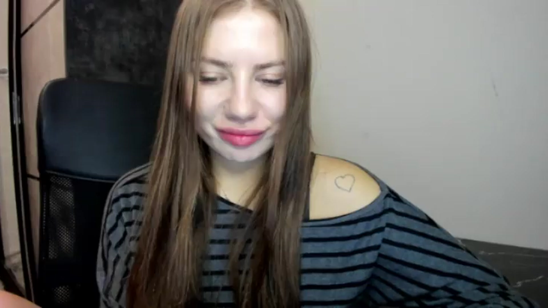 Gallery image thumbnail from FlyingDream's myfreecams stream on, 08/21/2026, 19:31 image 18 of 20