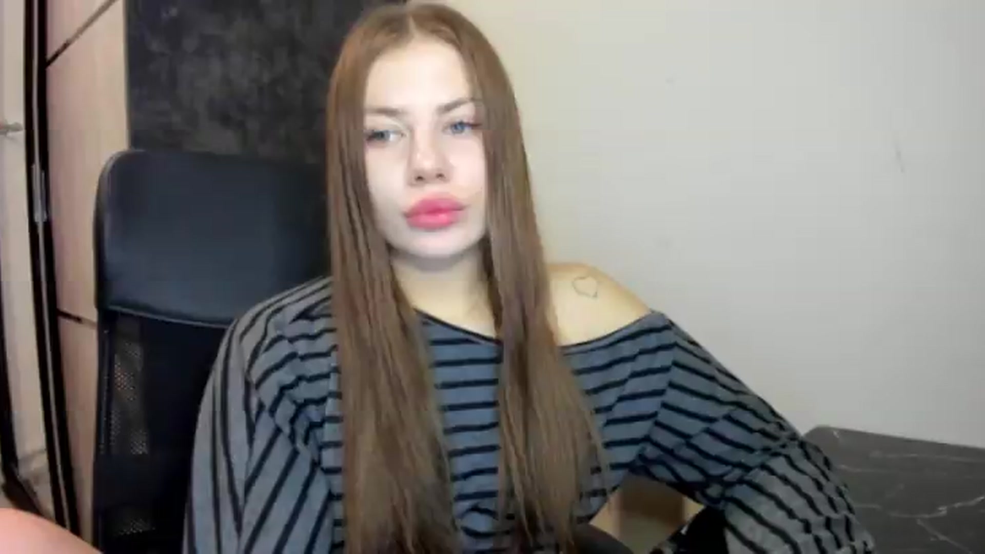 Gallery image thumbnail from FlyingDream's myfreecams stream on, 08/21/2026, 19:31 image 8 of 20