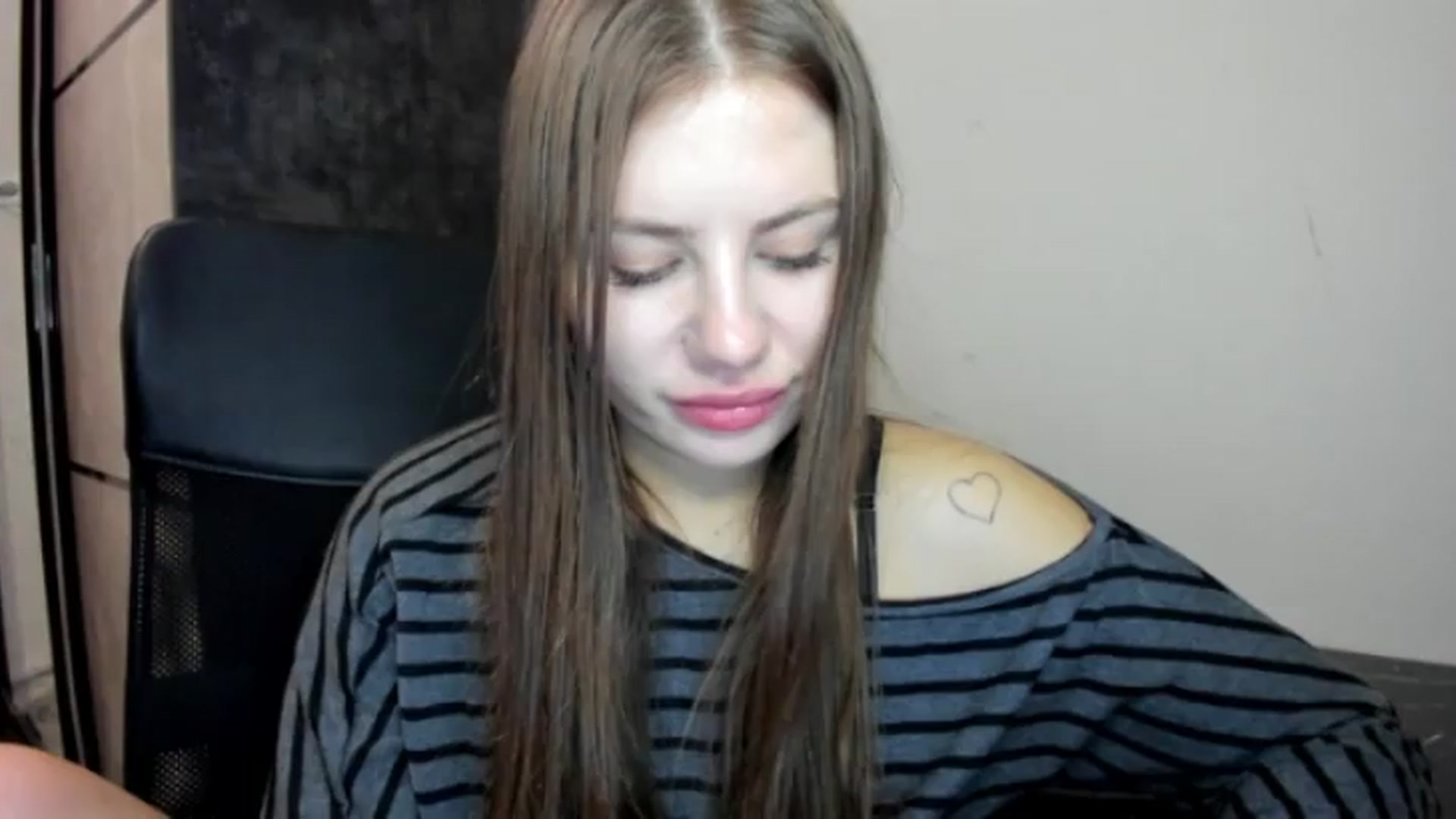 Gallery image thumbnail from FlyingDream's myfreecams stream on, 08/21/2026, 19:54 image 18 of 20