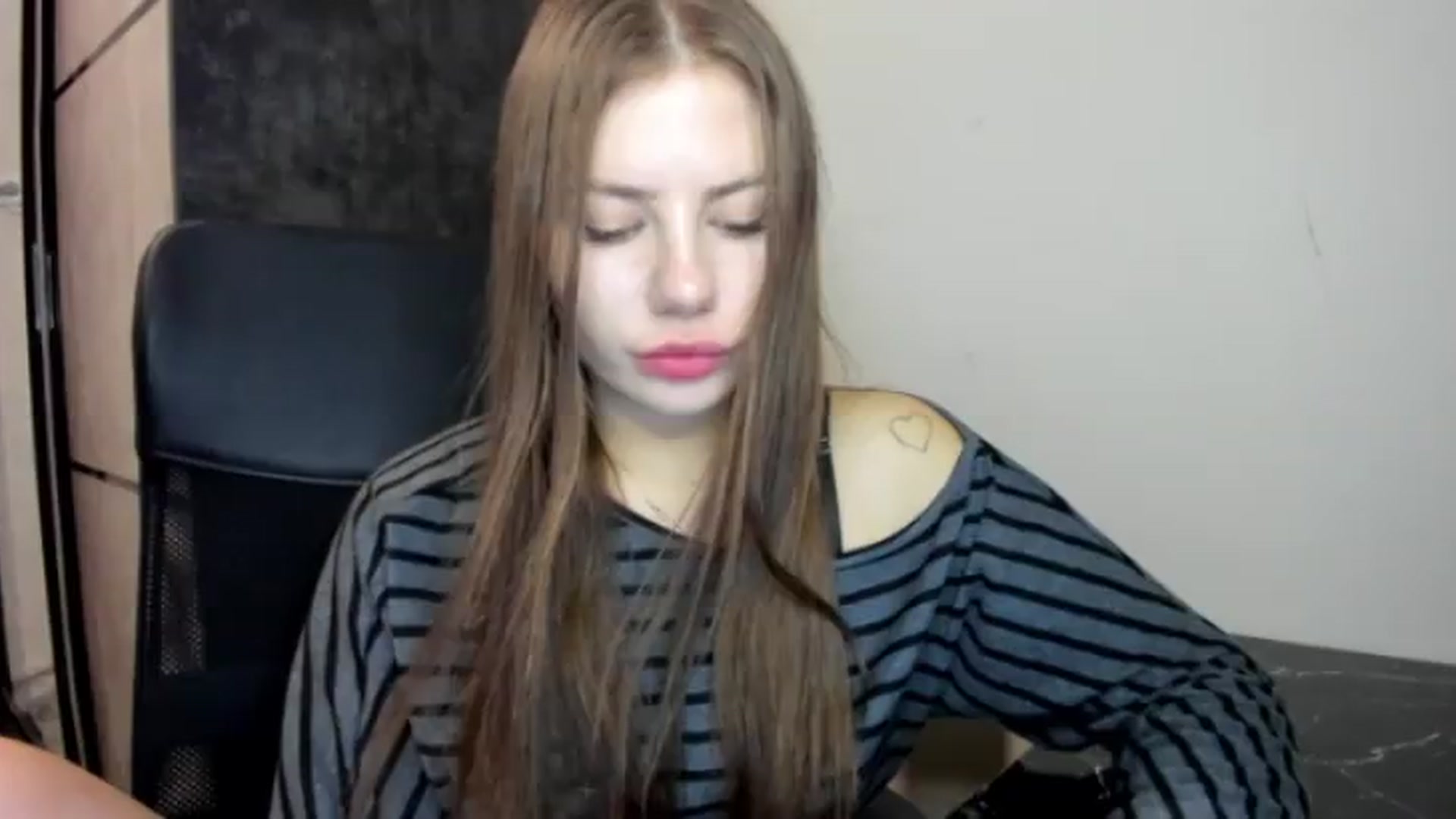 Gallery image thumbnail from FlyingDream's myfreecams stream on, 08/21/2026, 19:54 image 5 of 20