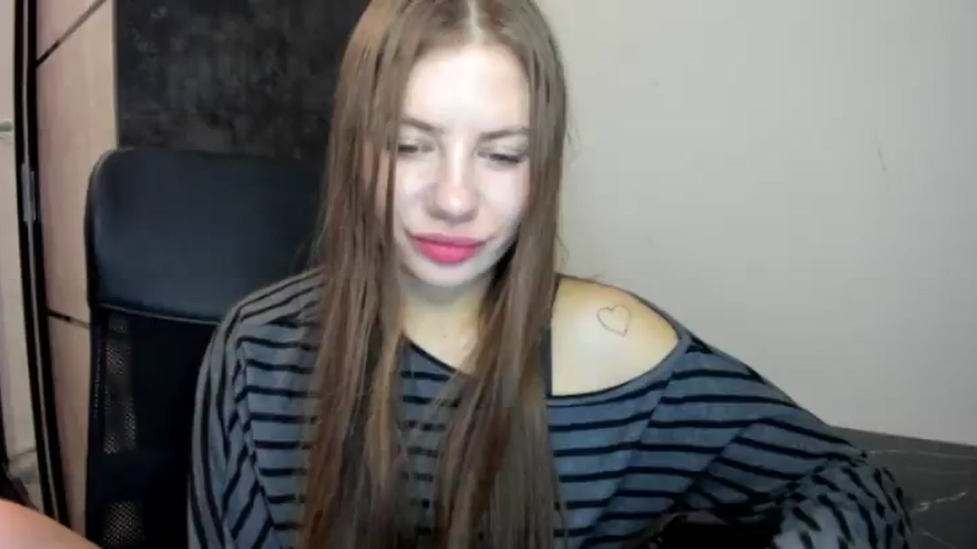 Gallery image thumbnail from FlyingDream's myfreecams stream on, 08/21/2026, 19:54 image 3 of 20