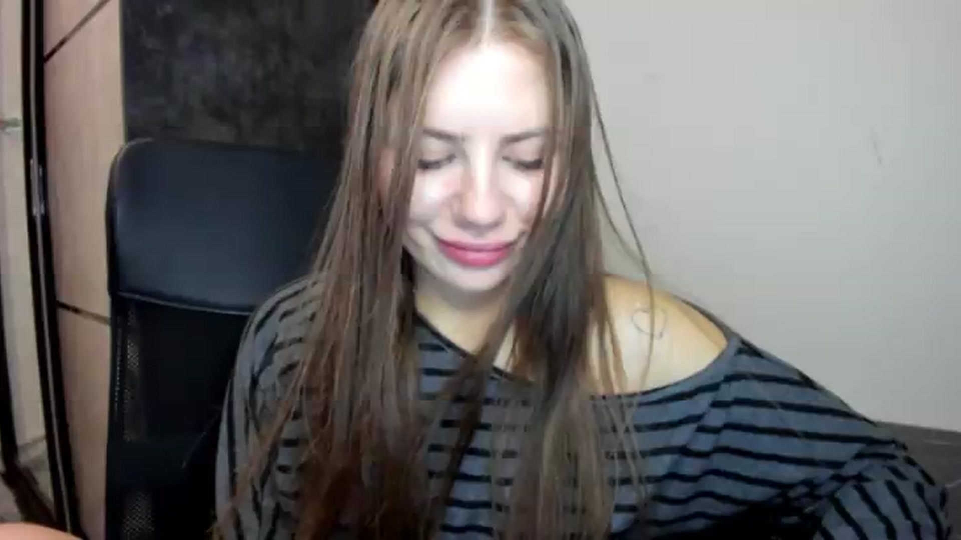 Gallery image thumbnail from FlyingDream's myfreecams stream on, 08/21/2026, 20:54 image 20 of 20