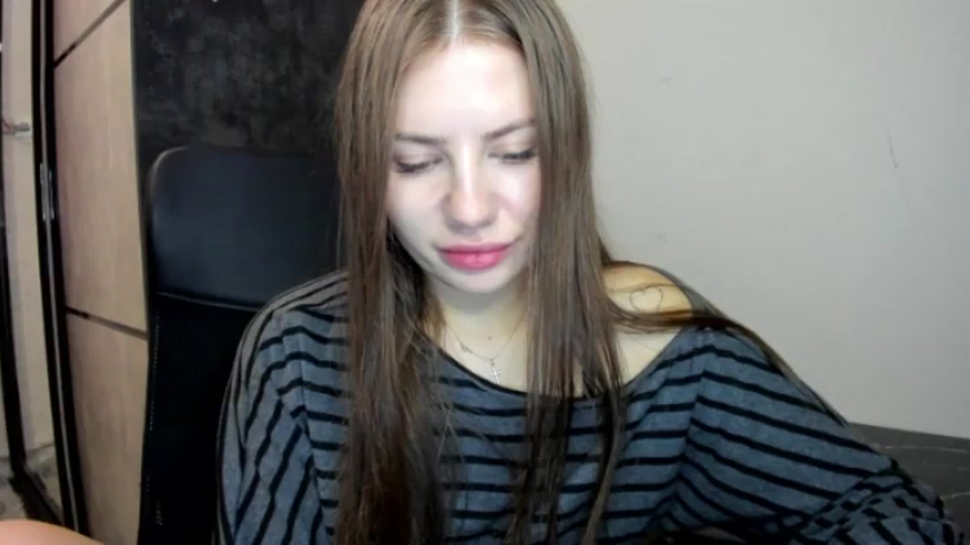 Gallery image thumbnail from FlyingDream's myfreecams stream on, 08/21/2026, 20:54 image 4 of 20