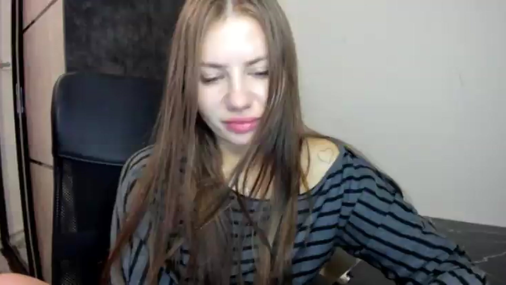 Gallery image thumbnail from FlyingDream's myfreecams stream on, 08/21/2026, 20:54 image 8 of 20