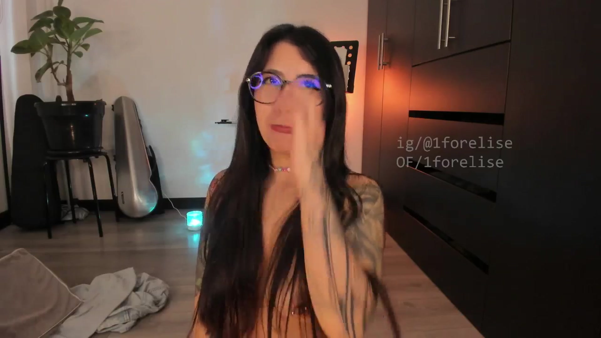 Gallery image thumbnail from ForElisee's myfreecams stream on, 04/25/2026, 12:48 image 11 of 20