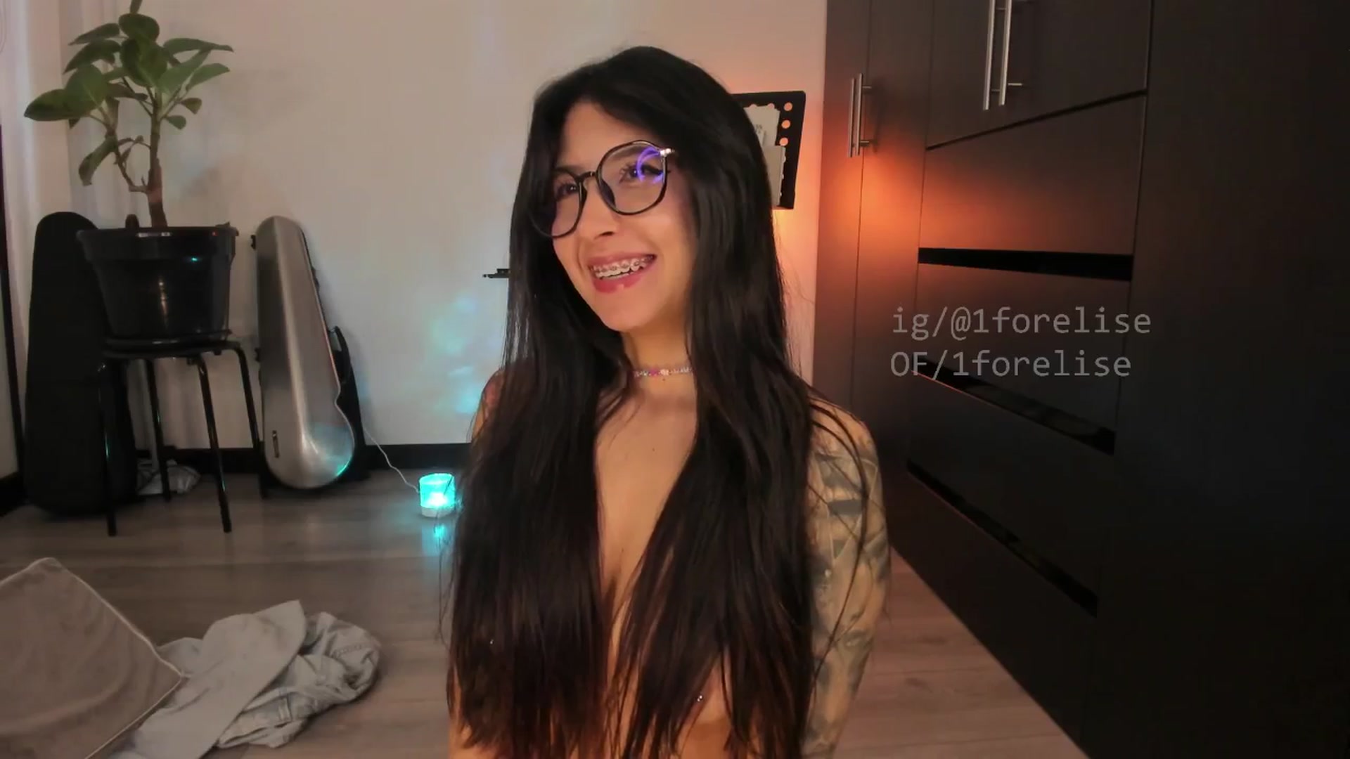 Gallery image thumbnail from ForElisee's myfreecams stream on, 04/25/2026, 12:48 image 5 of 20