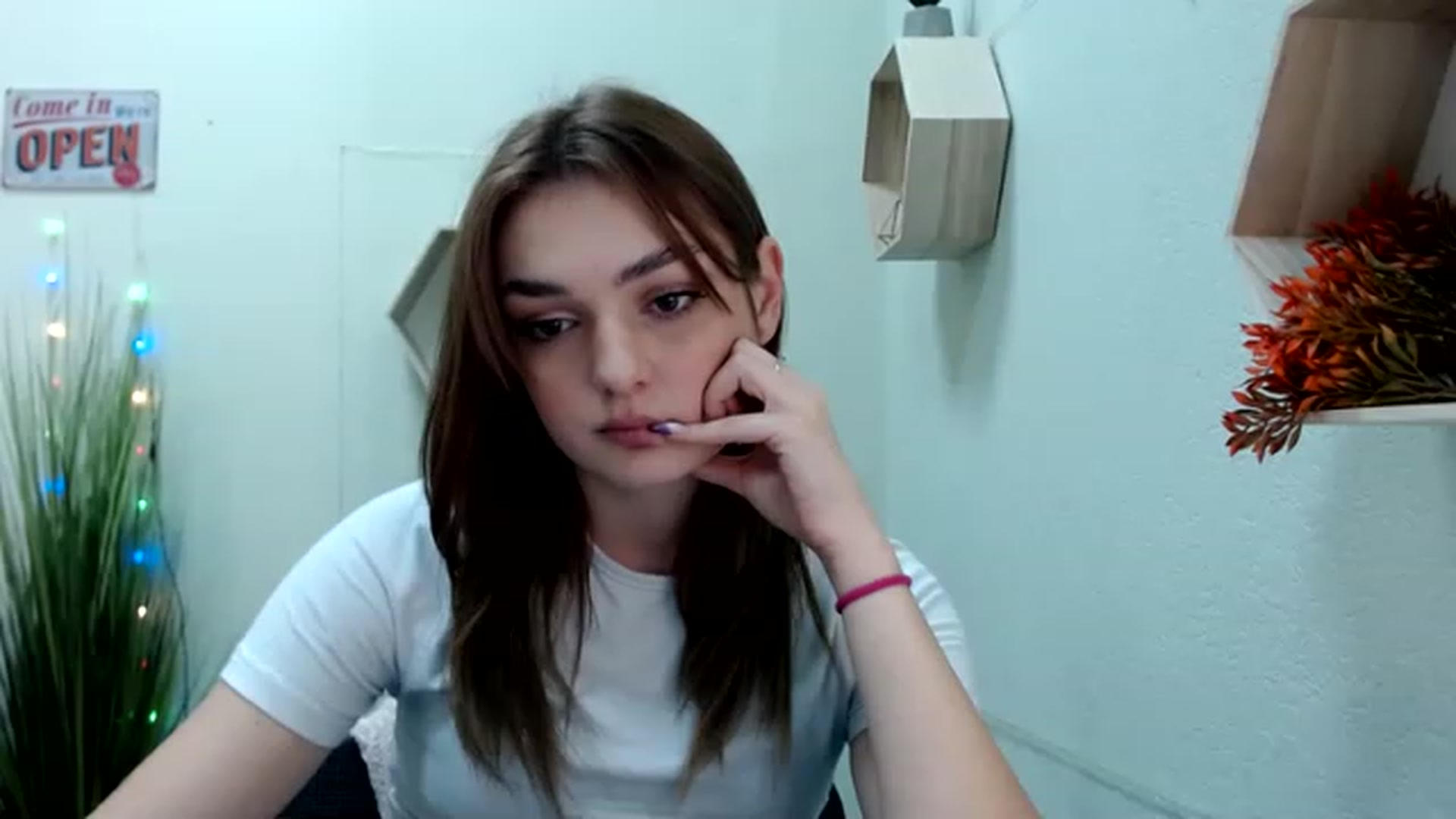 Gallery image thumbnail from For_Love_'s myfreecams stream on, 11/24/2022, 18:03 image 3 of 20